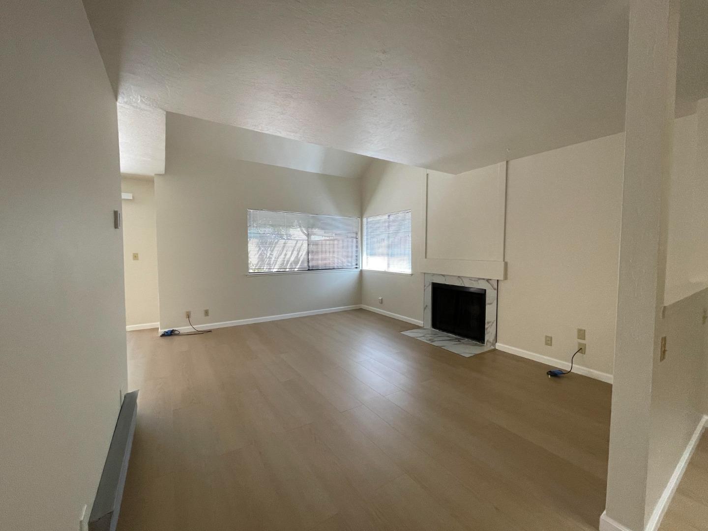 Detail Gallery Image 10 of 37 For 670 San Antonio Rd #35,  Palo Alto,  CA 94306 - 3 Beds | 2/1 Baths