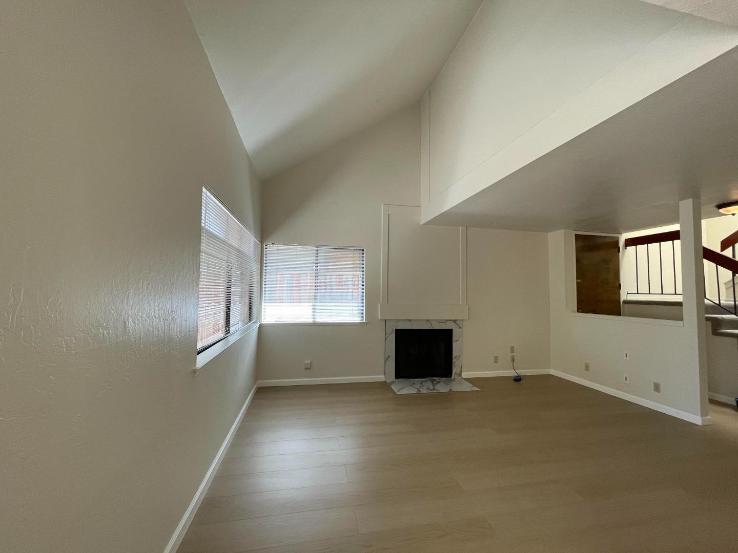 Detail Gallery Image 12 of 37 For 670 San Antonio Rd #35,  Palo Alto,  CA 94306 - 3 Beds | 2/1 Baths