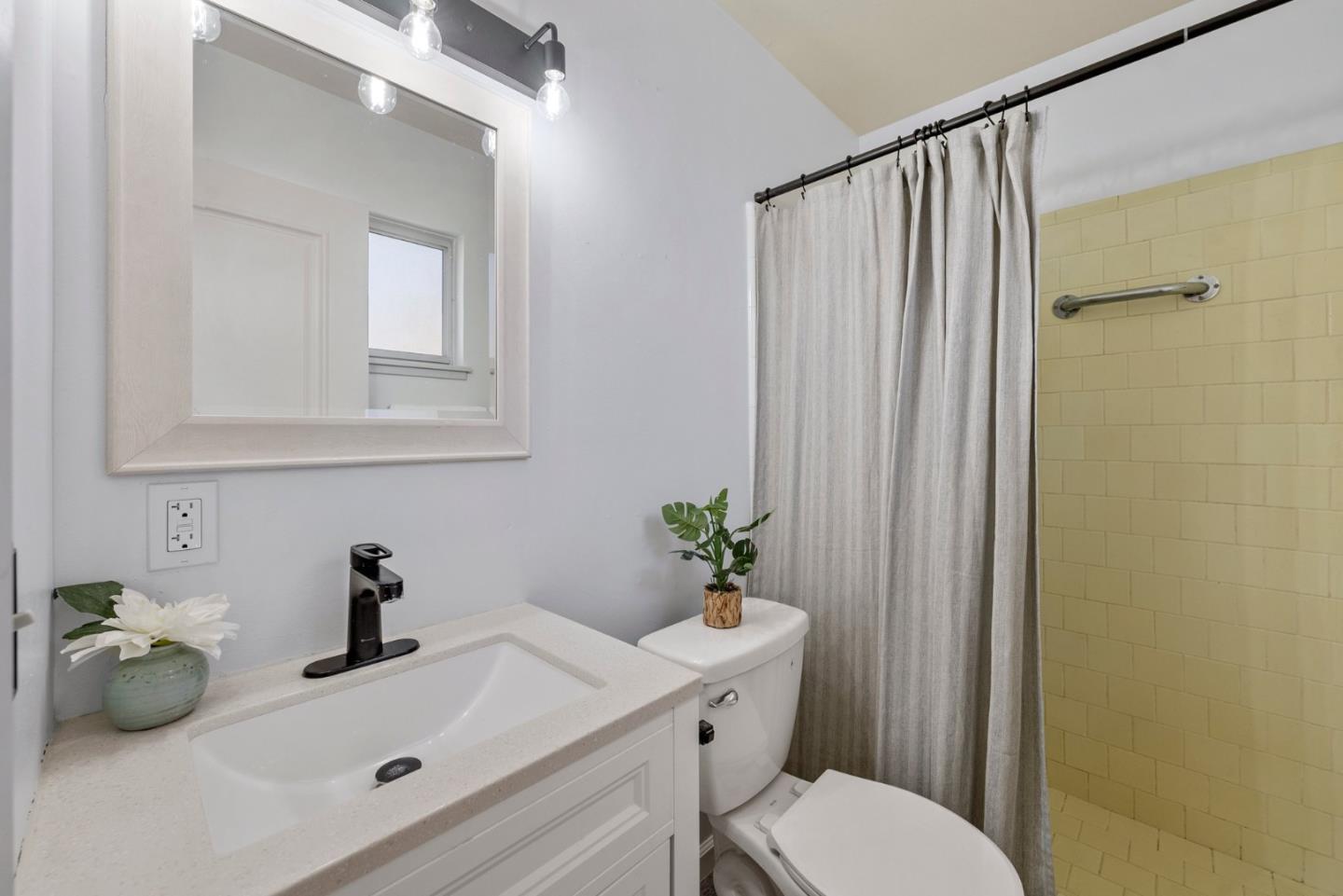 Detail Gallery Image 13 of 30 For 2050 Paralta Ave, Seaside,  CA 93955 - 3 Beds | 2 Baths