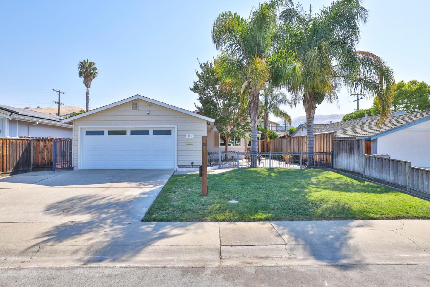 Detail Gallery Image 1 of 1 For 864 Selby Ln, San Jose,  CA 95127 - 3 Beds | 2 Baths