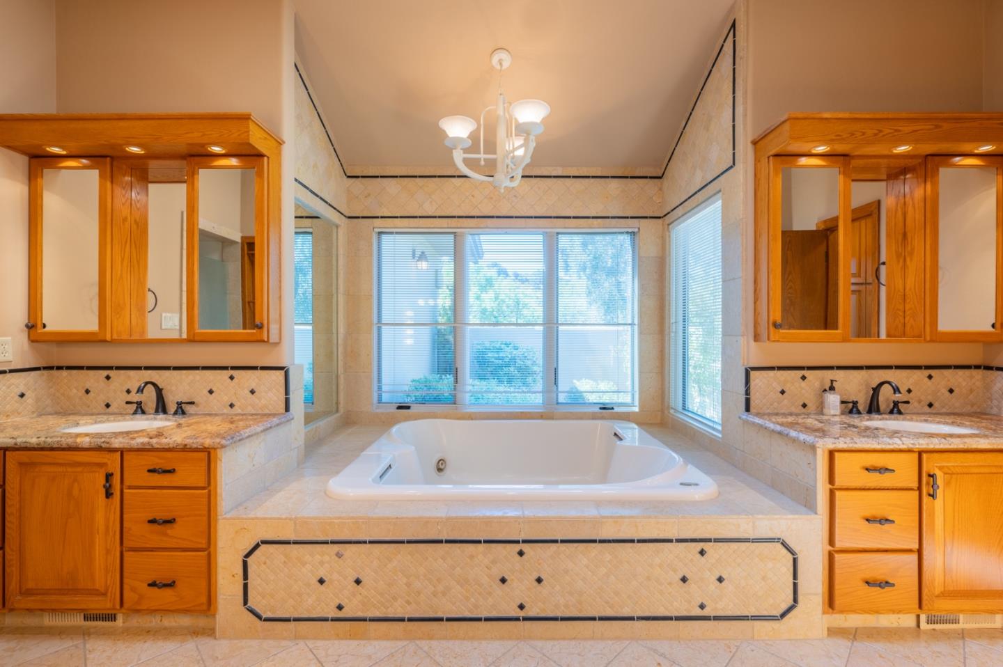 Detail Gallery Image 4 of 15 For 529 Corral De Tierra Rd, Corral De Tierra,  CA 93908 - 3 Beds | 2/1 Baths