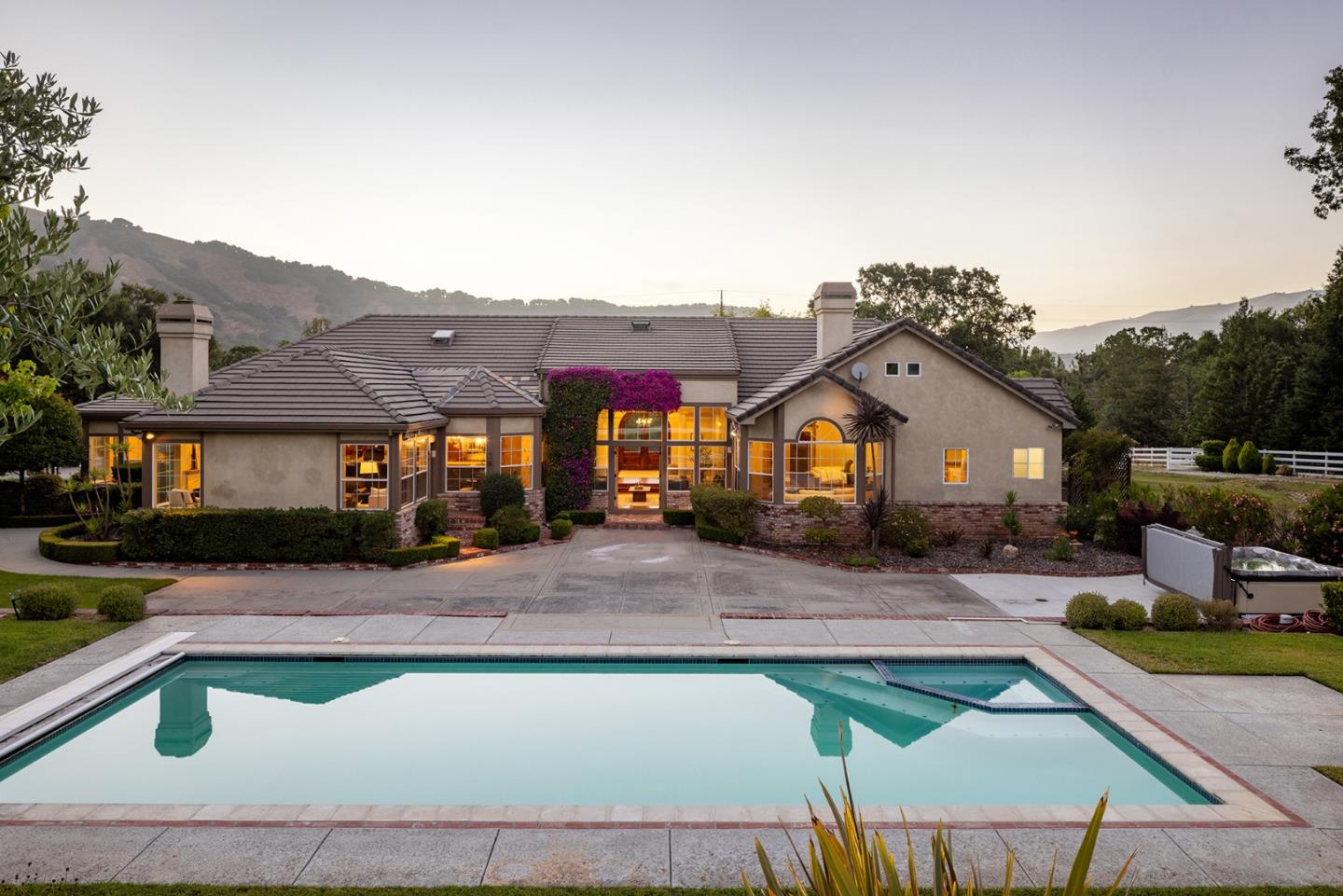 Detail Gallery Image 2 of 49 For 6 Sleepy Hollow Dr, Carmel Valley,  CA 93924 - 4 Beds | 3/2 Baths