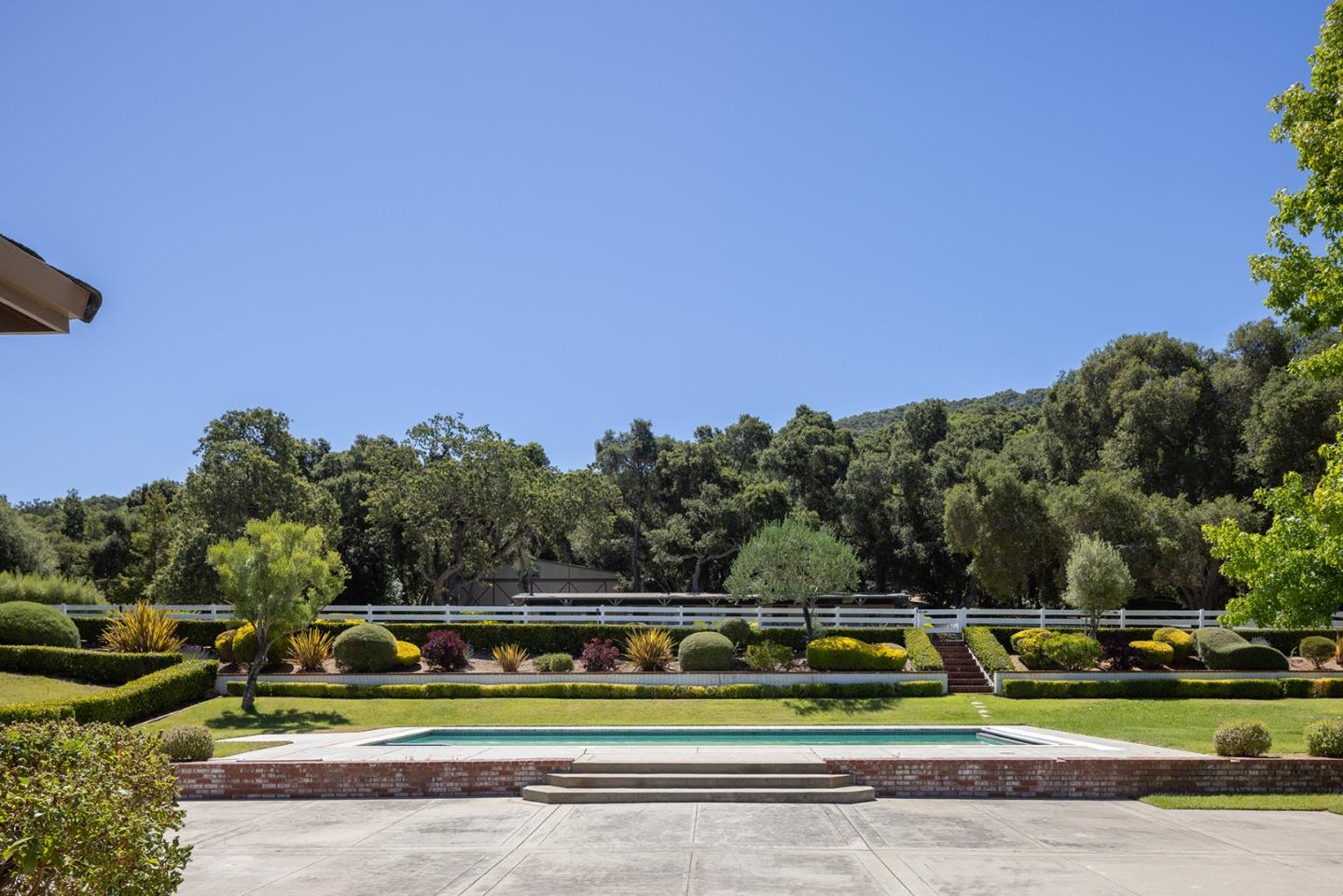 Detail Gallery Image 33 of 49 For 6 Sleepy Hollow Dr, Carmel Valley,  CA 93924 - 4 Beds | 3/2 Baths