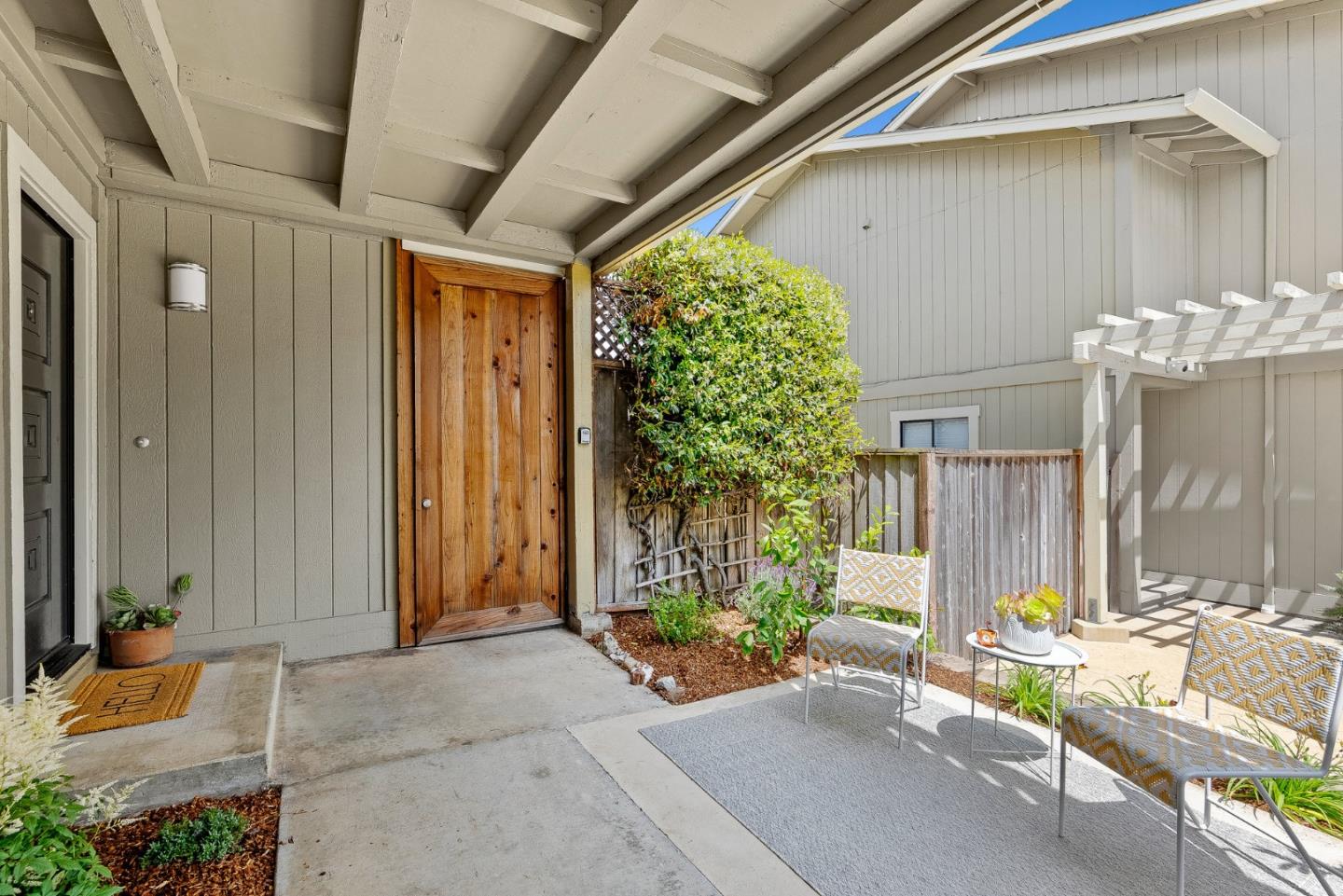 Detail Gallery Image 4 of 48 For 22735 E Cliff Dr, Santa Cruz,  CA 95062 - 3 Beds | 2 Baths