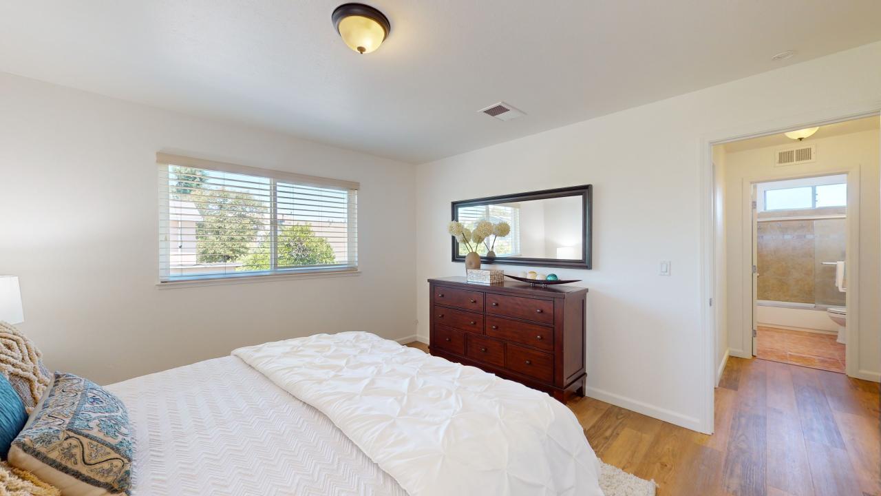 Detail Gallery Image 11 of 33 For 1336 Mich Bluff Dr, San Jose,  CA 95131 - 4 Beds | 2 Baths