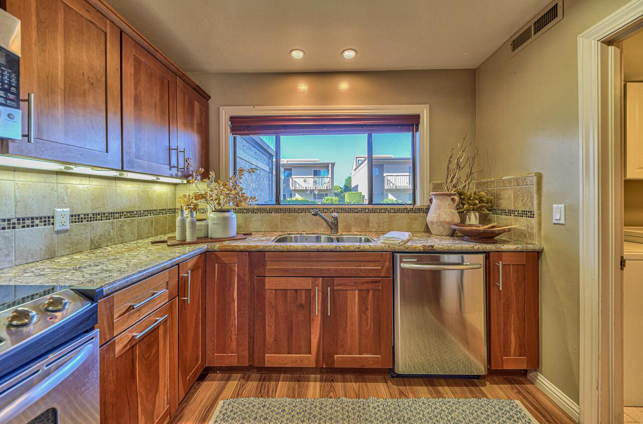 Detail Gallery Image 12 of 32 For 62 Montsalas Dr, Monterey,  CA 93940 - 3 Beds | 2/1 Baths