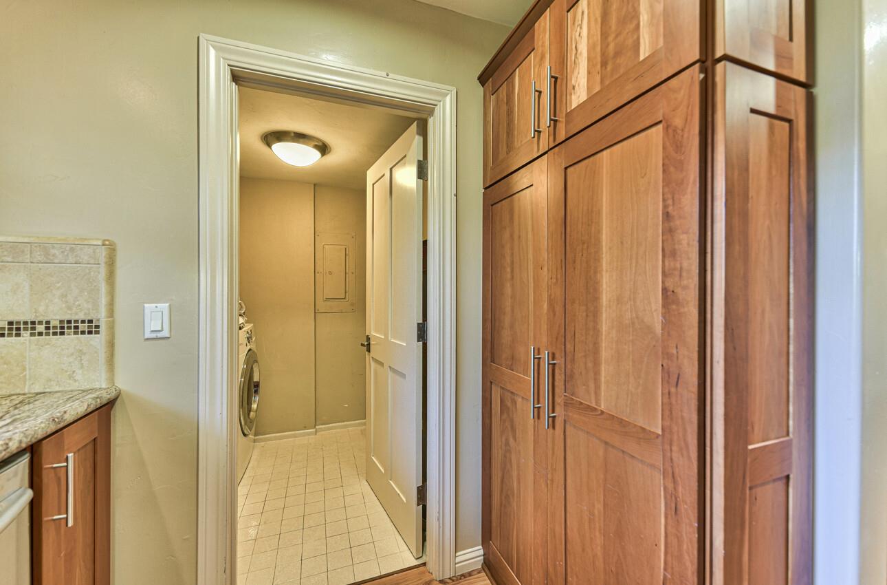 Detail Gallery Image 14 of 39 For 62 Montsalas Dr, Monterey,  CA 93940 - 3 Beds | 2/1 Baths