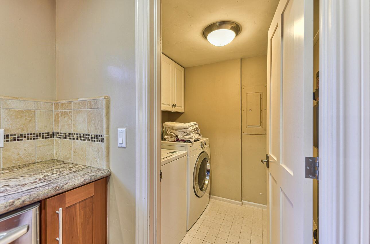 Detail Gallery Image 15 of 32 For 62 Montsalas Dr, Monterey,  CA 93940 - 3 Beds | 2/1 Baths