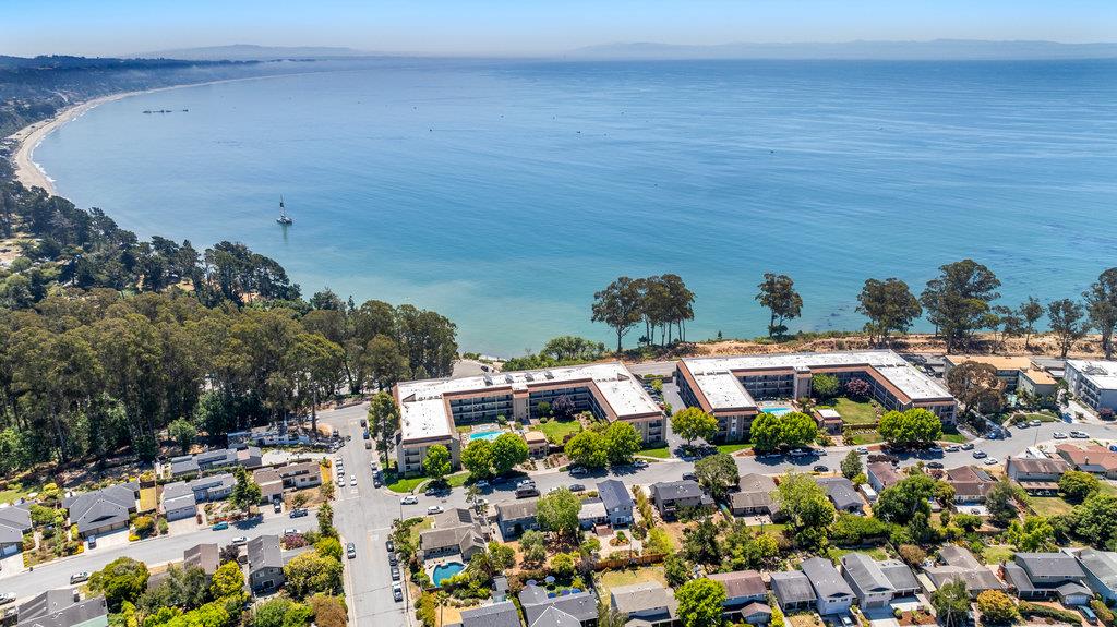 Detail Gallery Image 36 of 38 For 850 Park Ave 3b,  Capitola,  CA 95010 - 3 Beds | 2 Baths