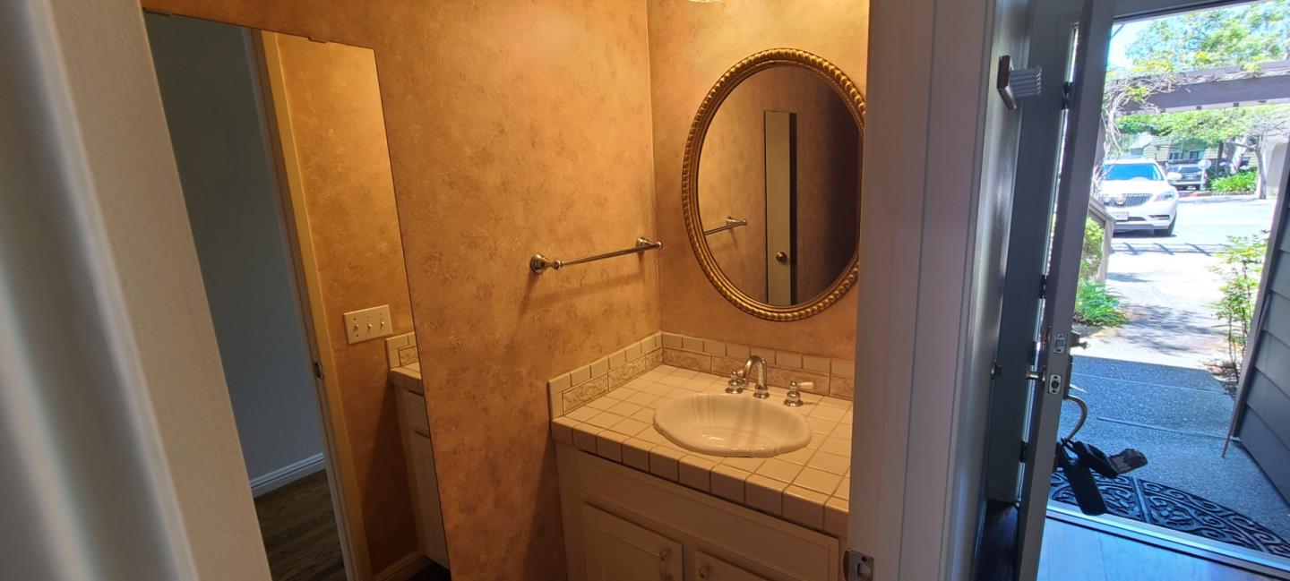 Detail Gallery Image 18 of 29 For 947 Shoreline Dr, San Mateo,  CA 94404 - 2 Beds | 2/1 Baths