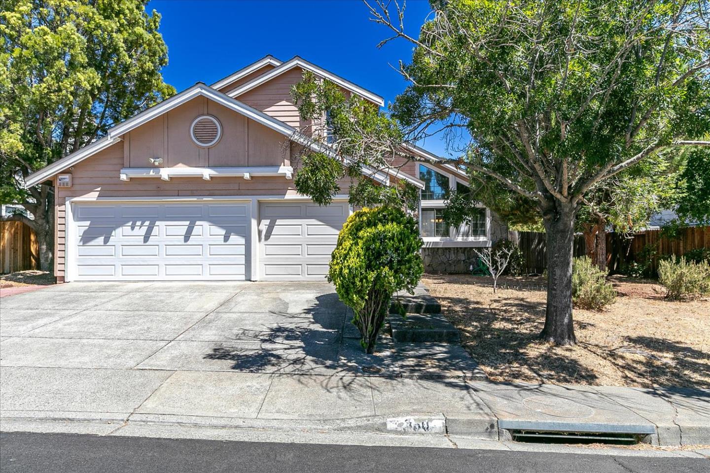 Detail Gallery Image 1 of 50 For 360 Wellfleet Dr, Vallejo,  CA 94591 - 4 Beds | 3 Baths