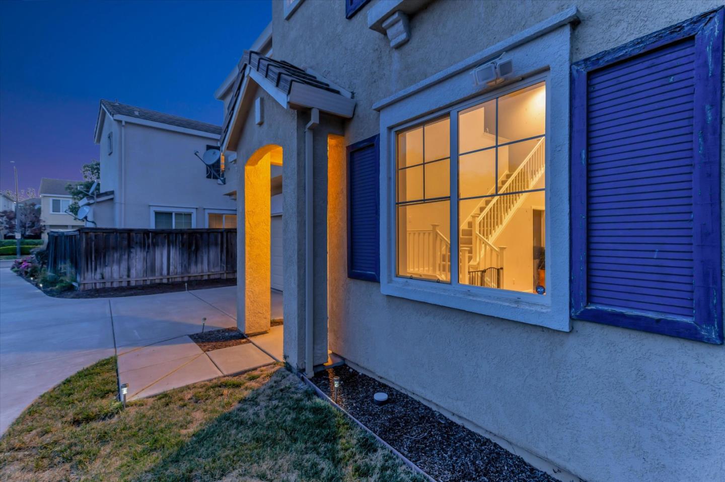 Detail Gallery Image 33 of 42 For 252 Comeabout Cir, Pittsburg,  CA 94565 - 4 Beds | 2/1 Baths