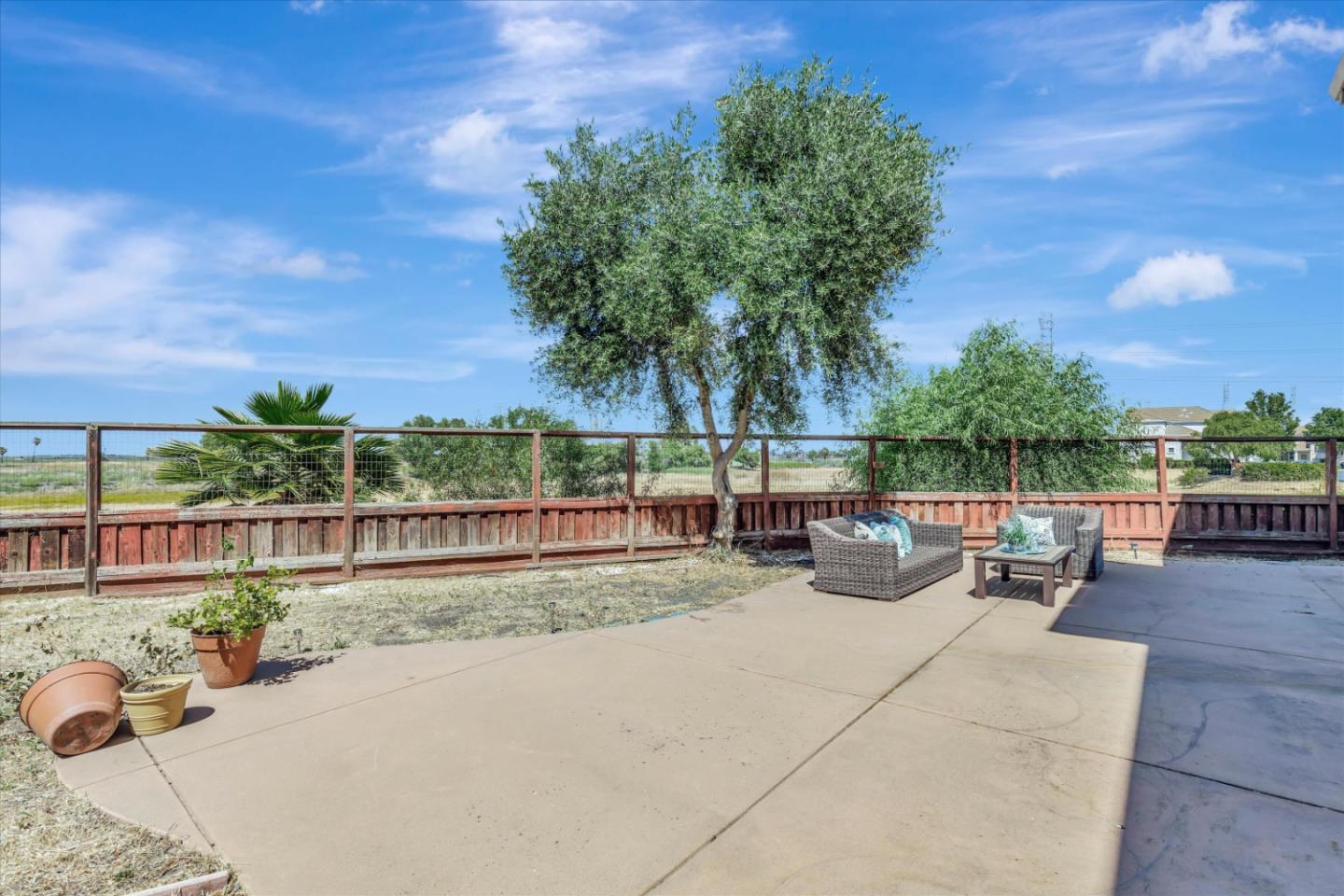 Detail Gallery Image 41 of 42 For 252 Comeabout Cir, Pittsburg,  CA 94565 - 4 Beds | 2/1 Baths