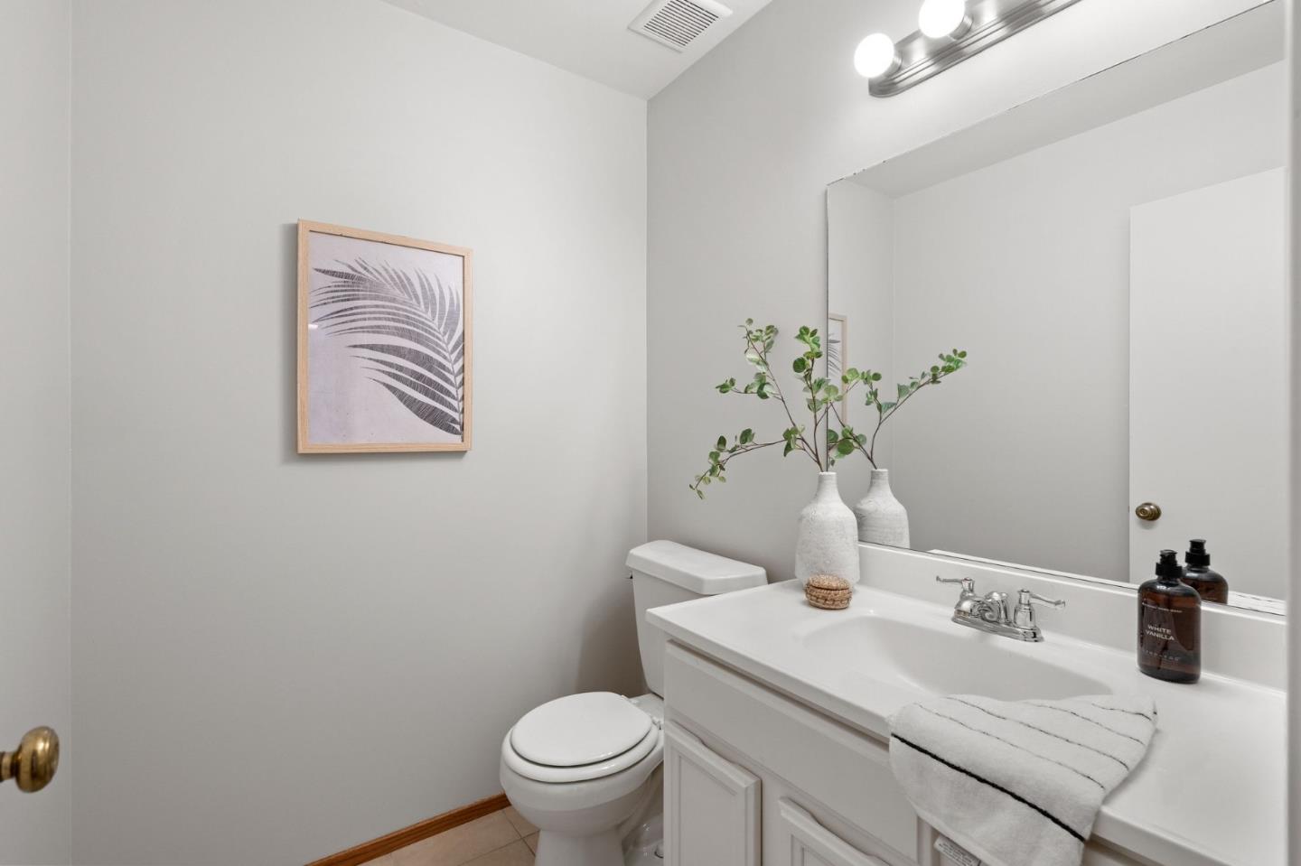 Detail Gallery Image 19 of 38 For 149 Bryant St, Palo Alto,  CA 94301 - 2 Beds | 2/1 Baths