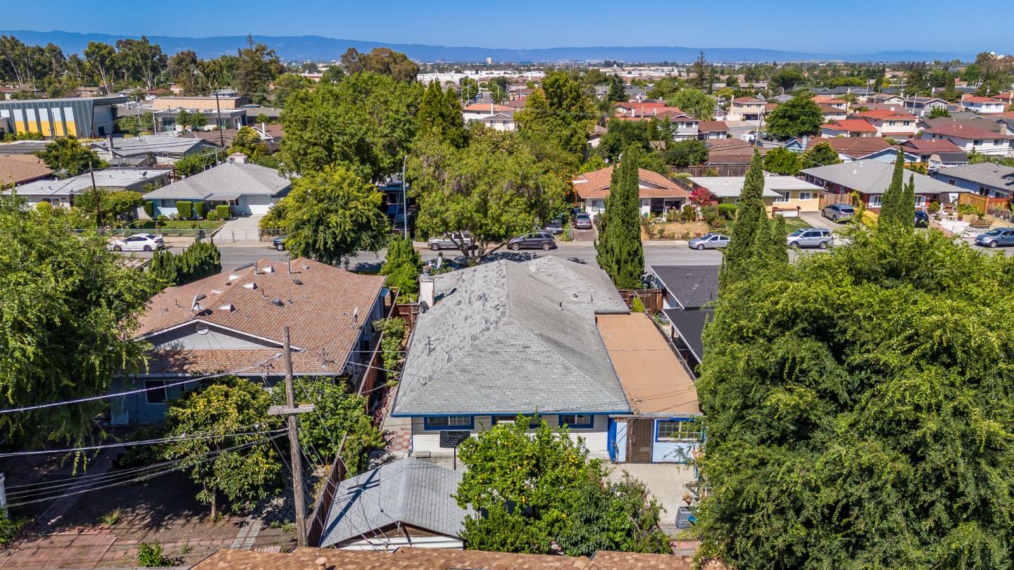 Detail Gallery Image 37 of 74 For 340 Carnegie Dr, Milpitas,  CA 95035 - 4 Beds | 2 Baths