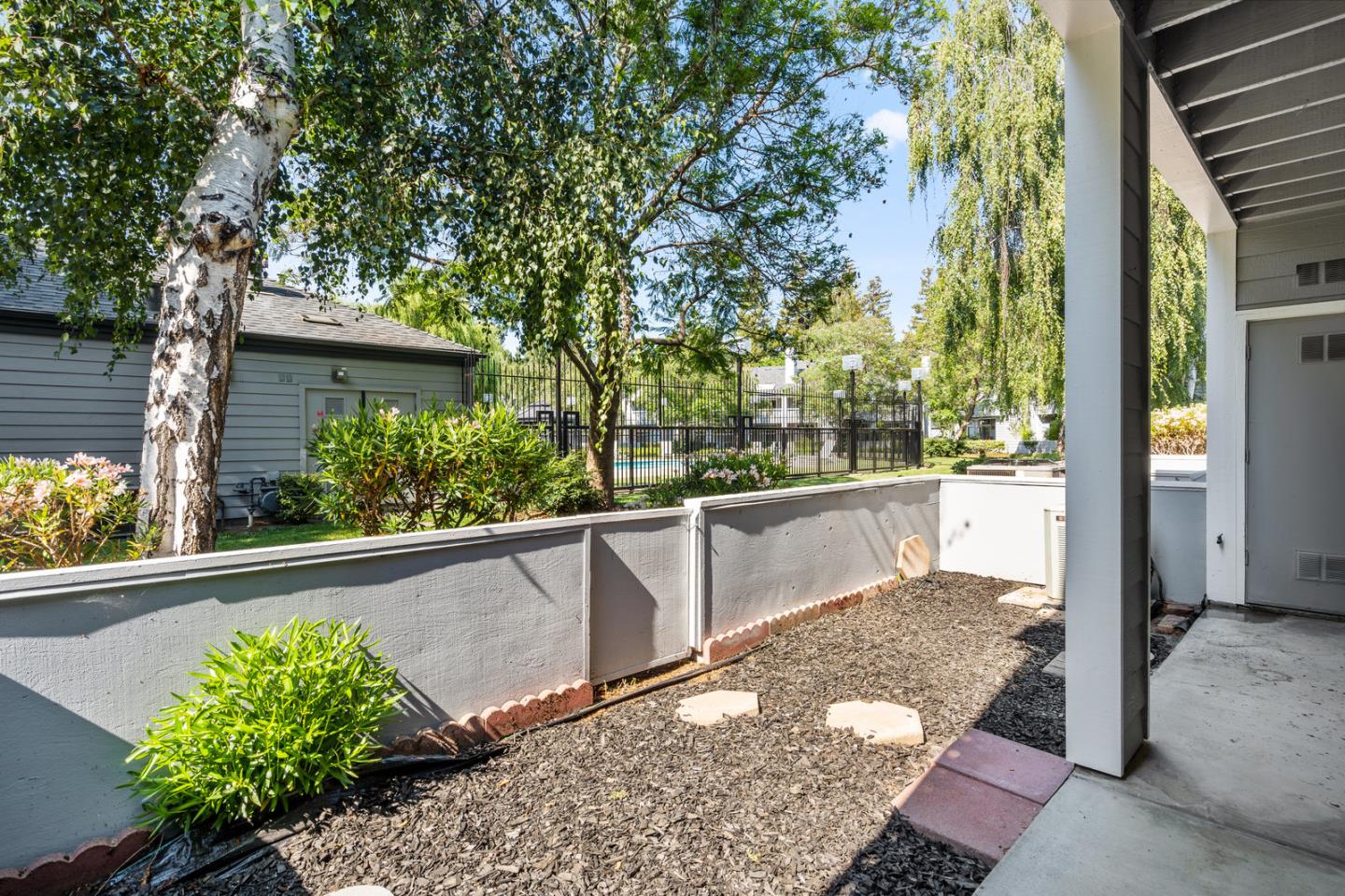 Detail Gallery Image 26 of 33 For 1722 Parkview Green Cir, San Jose,  CA 95131 - 1 Beds | 1 Baths