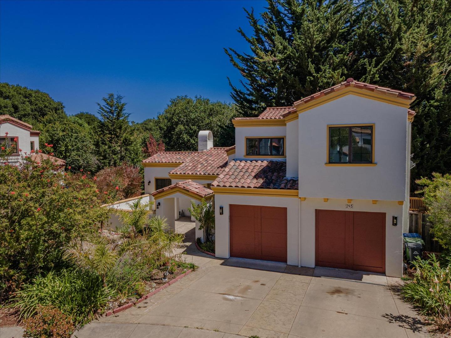 Detail Gallery Image 2 of 48 For 243 Harbor Beach Ct, Santa Cruz,  CA 95062 - 3 Beds | 2/1 Baths