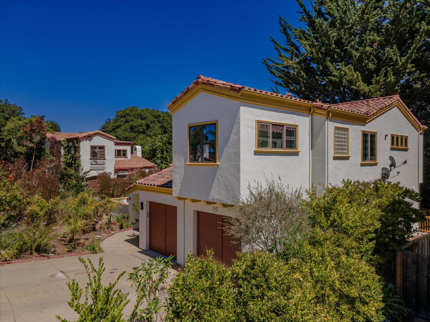 Detail Gallery Image 3 of 48 For 243 Harbor Beach Ct, Santa Cruz,  CA 95062 - 3 Beds | 2/1 Baths