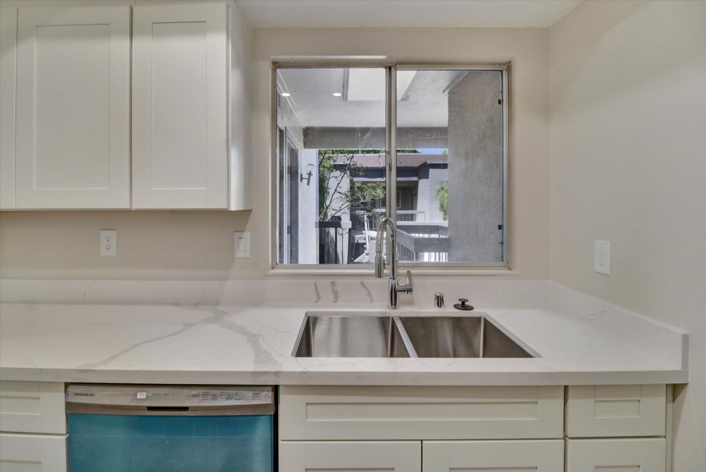 Detail Gallery Image 1 of 1 For 853 W California Ave #K,  Sunnyvale,  CA 94086 - 2 Beds | 1/1 Baths