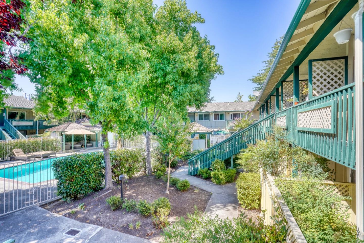 Detail Gallery Image 21 of 26 For 2025 California St #18,  Mountain View,  CA 94040 - 1 Beds | 1 Baths