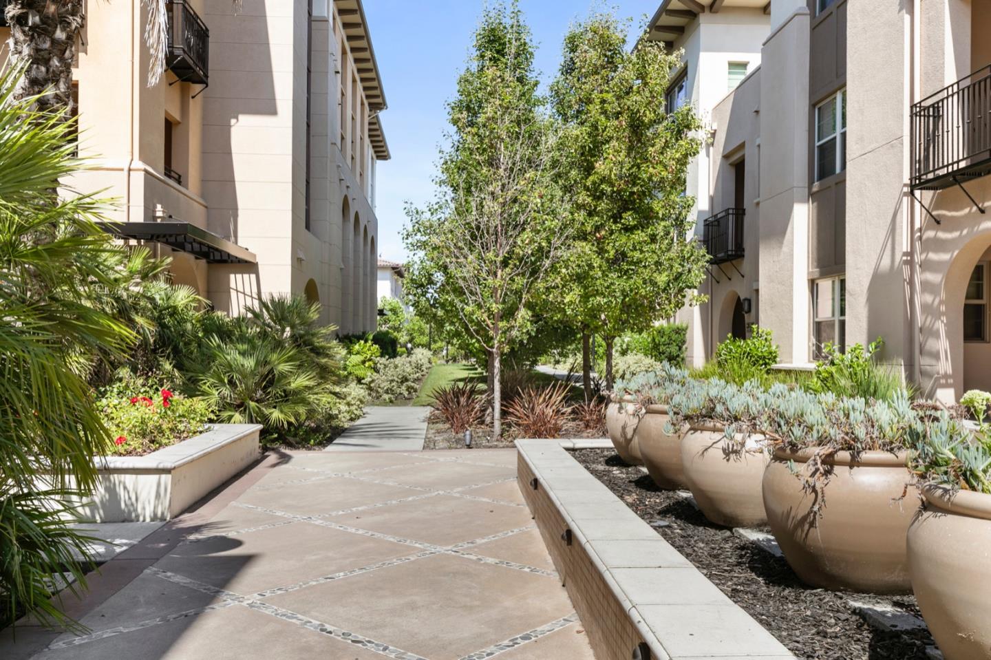 Detail Gallery Image 34 of 42 For 1069 Bigleaf Pl #201,  San Jose,  CA 95131 - 3 Beds | 2/1 Baths