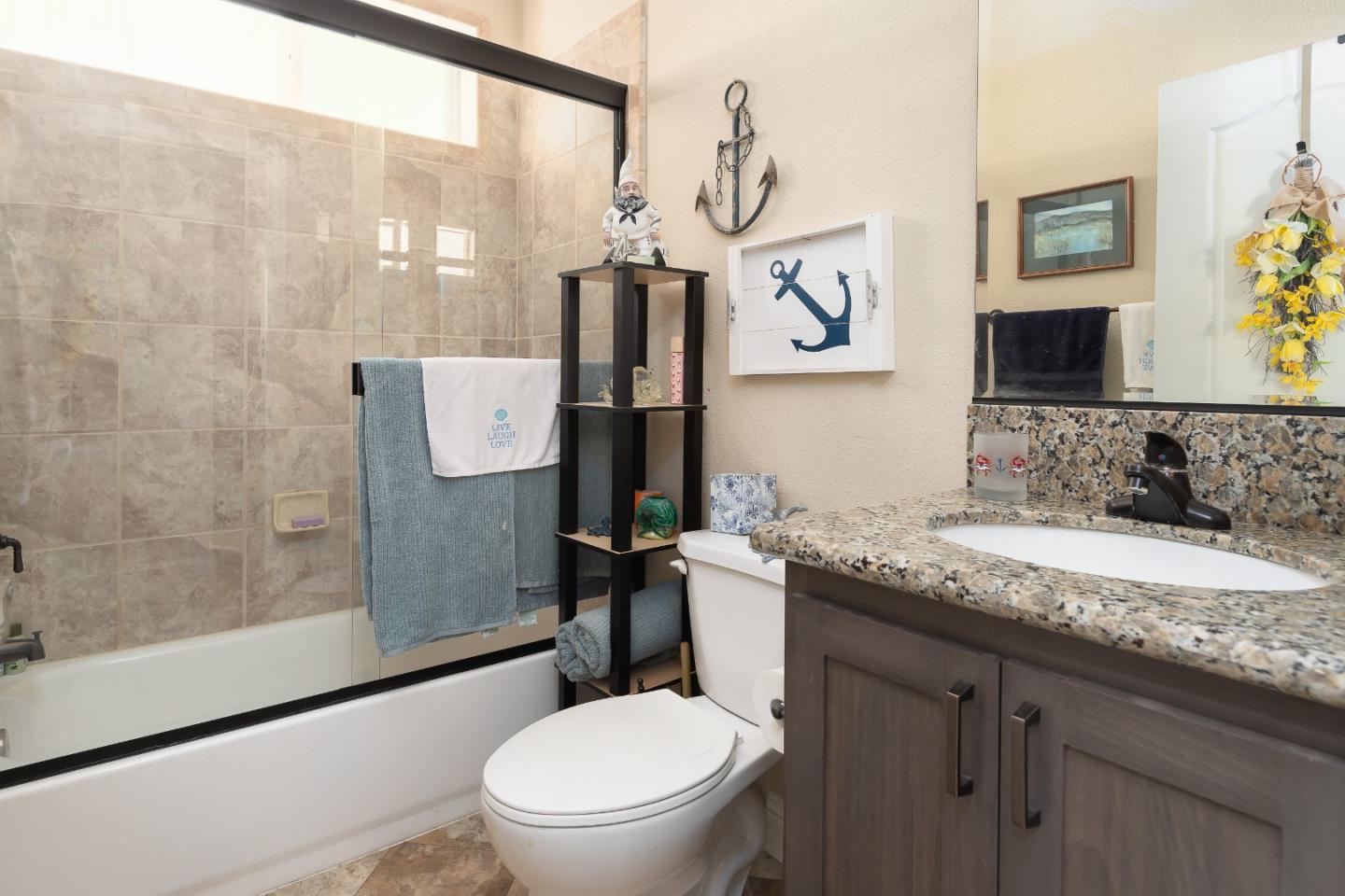 Detail Gallery Image 9 of 16 For 275 Burnett Ave #12,  Morgan Hill,  CA 95037 - 2 Beds | 2 Baths