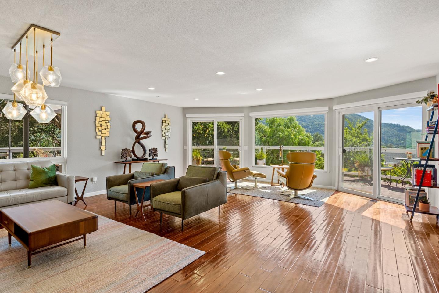 Detail Gallery Image 1 of 27 For 27465 Loma Del Rey, Carmel Valley,  CA 93923 - 4 Beds | 4 Baths