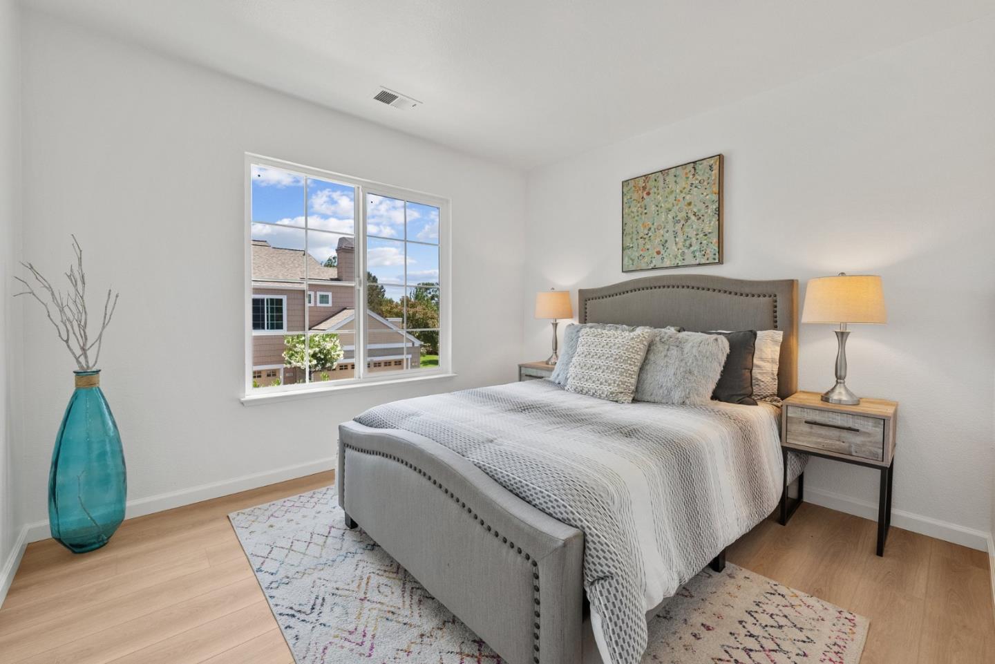 Detail Gallery Image 26 of 52 For 168 Positano Cir, Redwood City,  CA 94065 - 3 Beds | 2/1 Baths