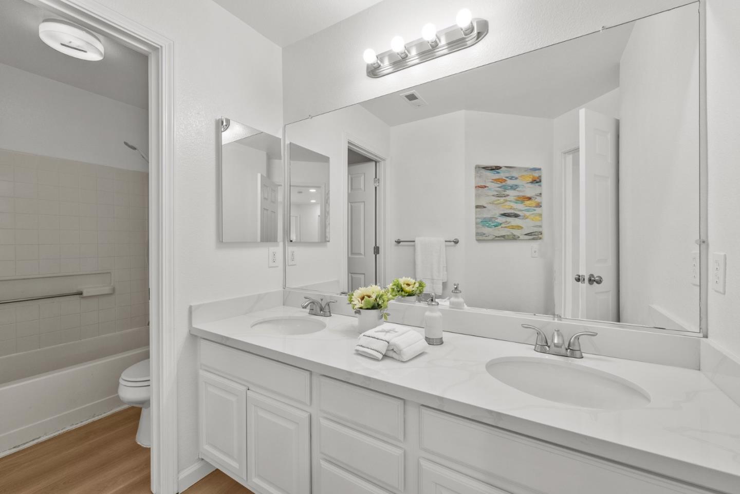 Detail Gallery Image 28 of 52 For 168 Positano Cir, Redwood City,  CA 94065 - 3 Beds | 2/1 Baths