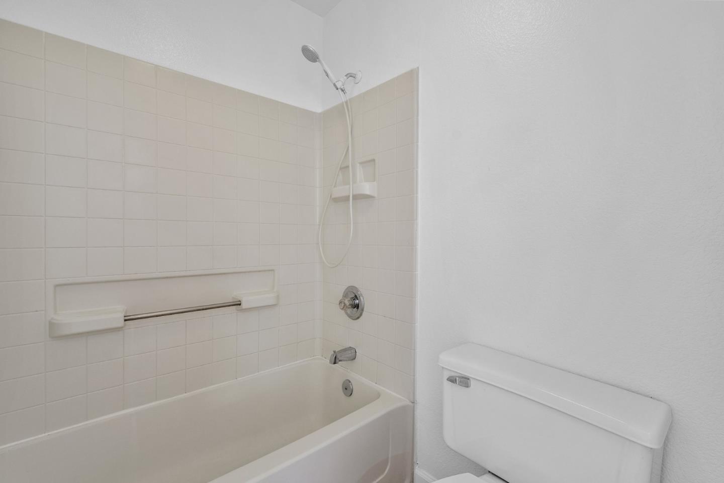 Detail Gallery Image 29 of 52 For 168 Positano Cir, Redwood City,  CA 94065 - 3 Beds | 2/1 Baths