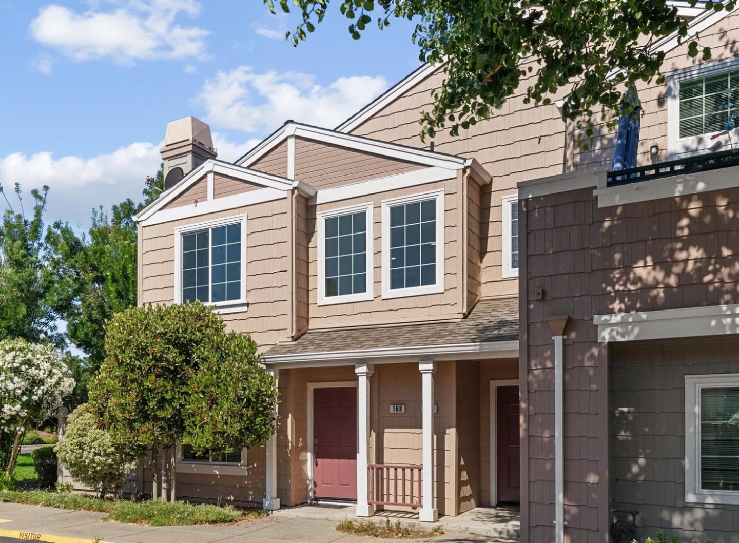 Detail Gallery Image 4 of 52 For 168 Positano Cir, Redwood City,  CA 94065 - 3 Beds | 2/1 Baths