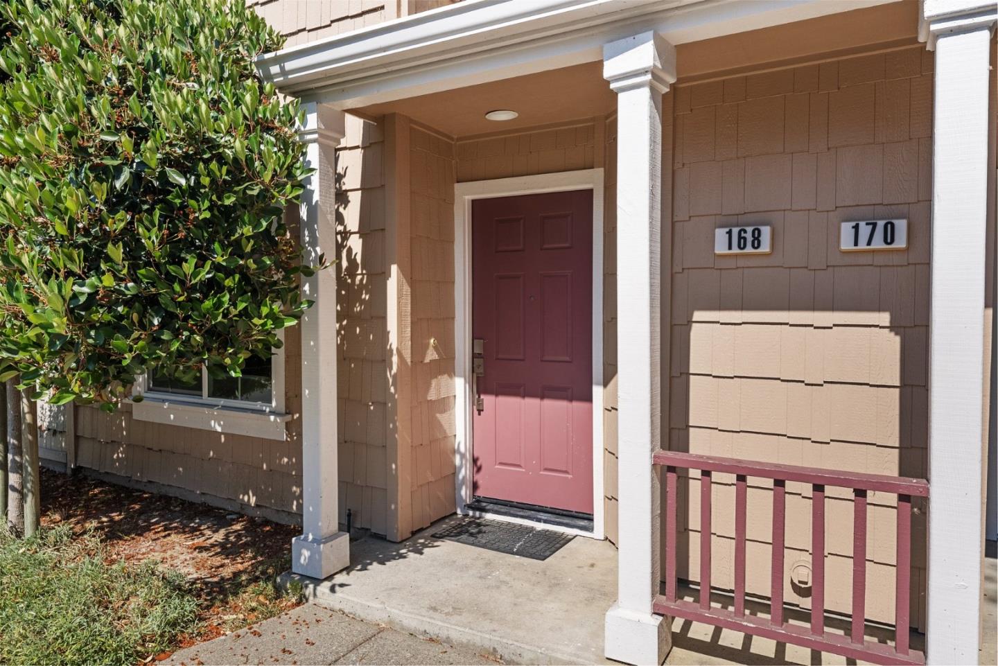 Detail Gallery Image 7 of 52 For 168 Positano Cir, Redwood City,  CA 94065 - 3 Beds | 2/1 Baths