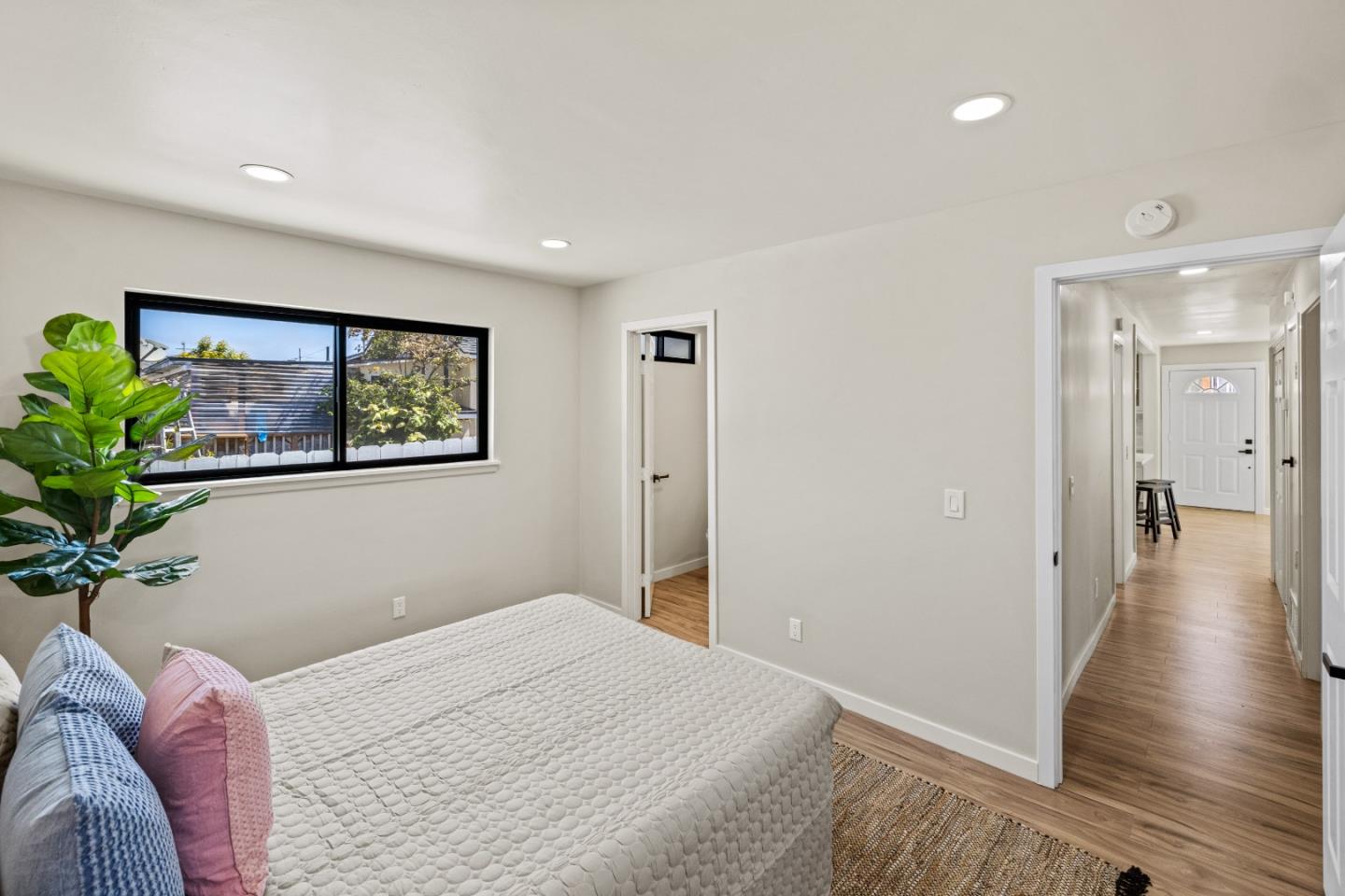 Detail Gallery Image 10 of 23 For 1759 Hilton St, Seaside,  CA 93955 - 3 Beds | 2 Baths