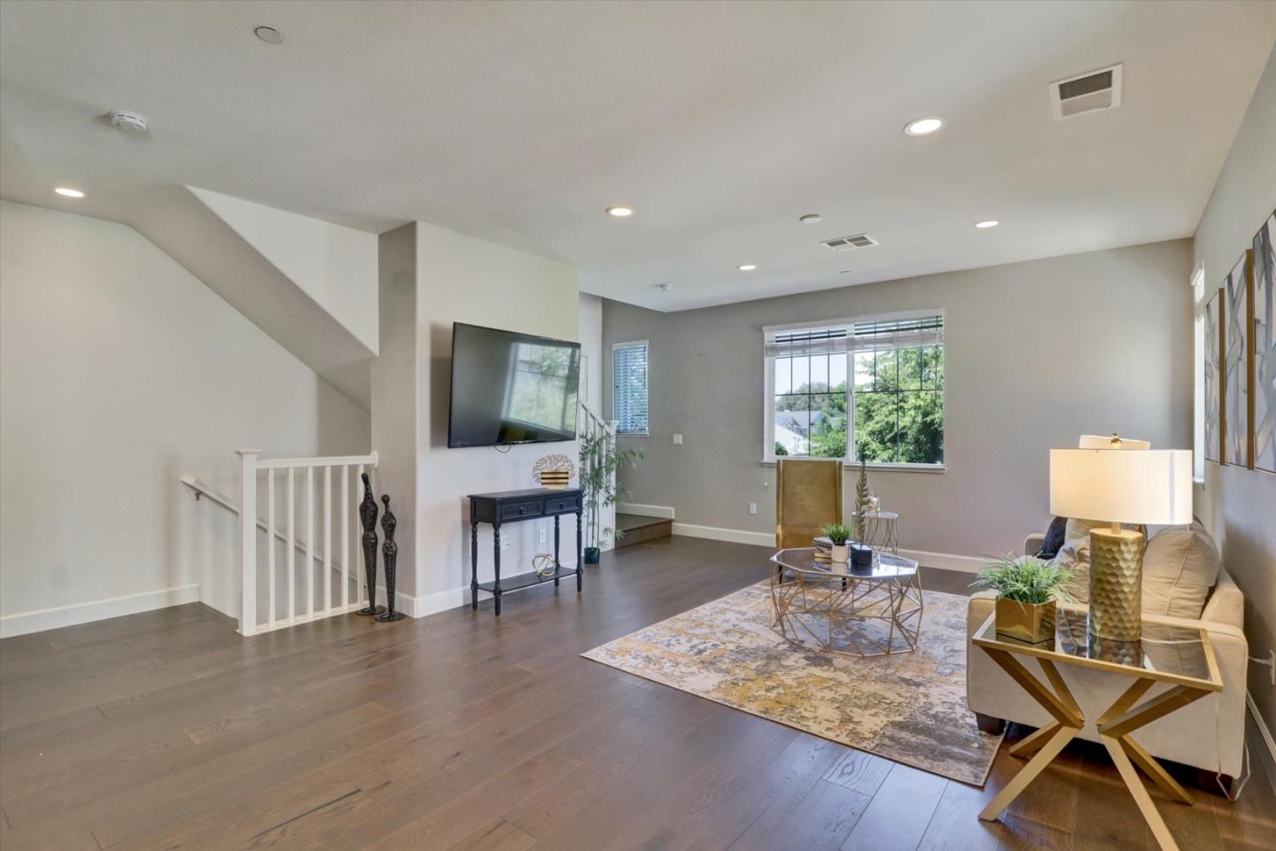 Detail Gallery Image 12 of 43 For 71 Braxton Ter, Campbell,  CA 95008 - 3 Beds | 3/1 Baths