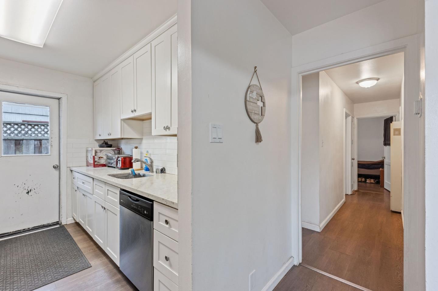 Detail Gallery Image 21 of 40 For 214 Dundee Dr, South San Francisco,  CA 94080 - 3 Beds | 1 Baths