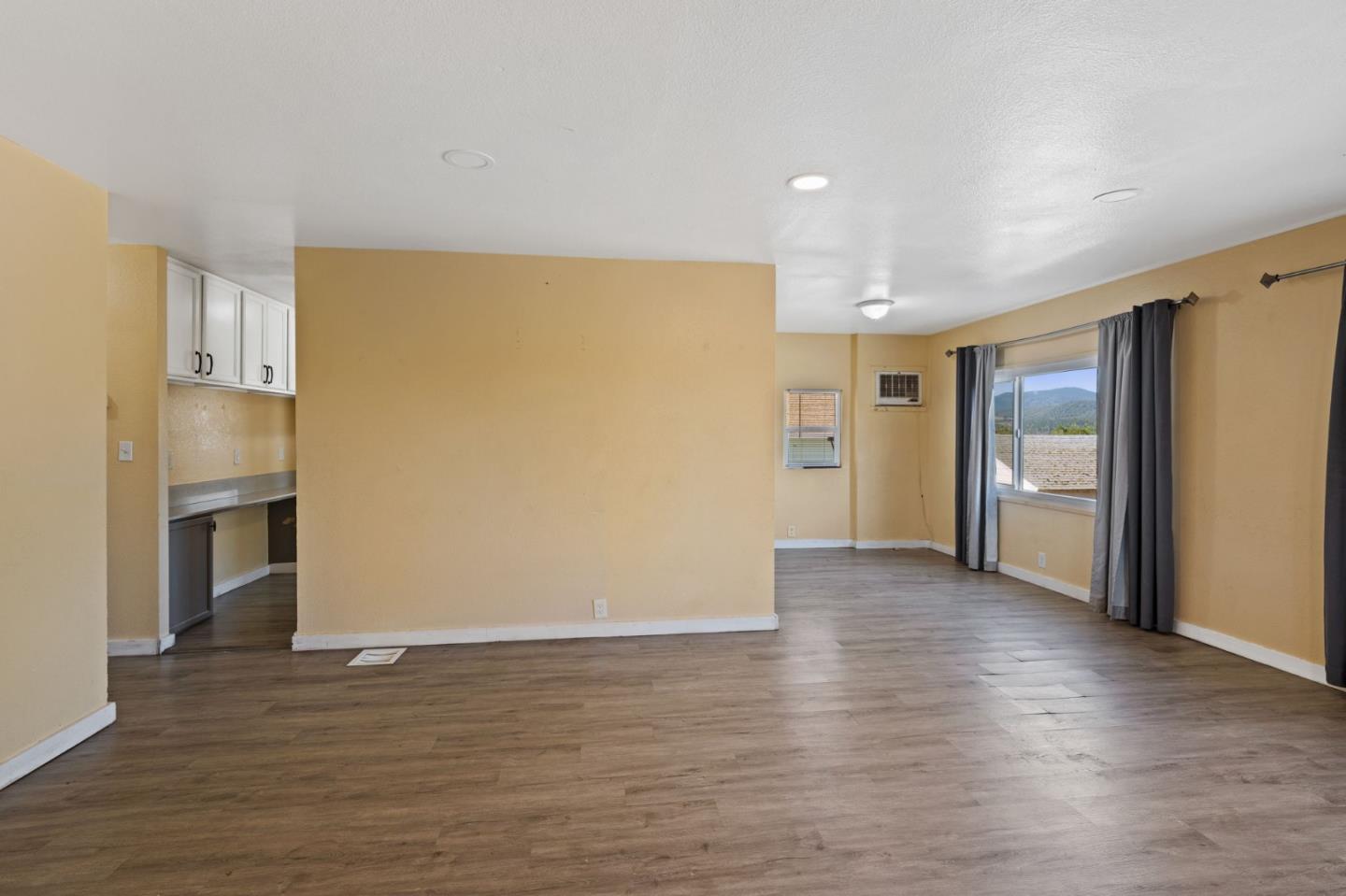 Detail Gallery Image 4 of 38 For 4015 Eureka Ave #0,  Clearlake,  CA 95422 - 3 Beds | 2 Baths