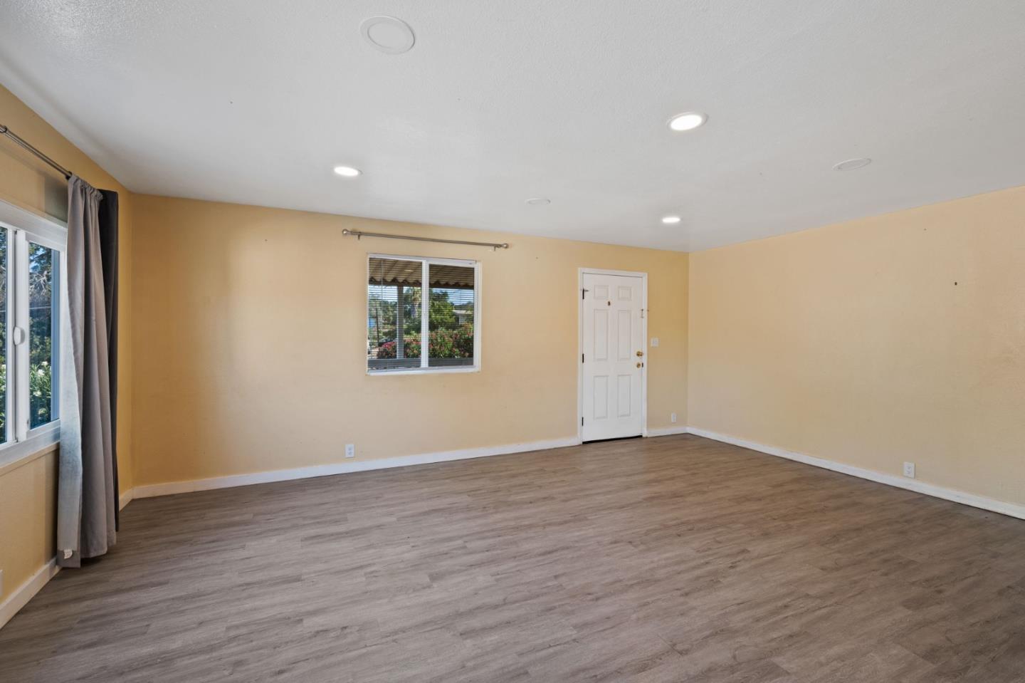 Detail Gallery Image 5 of 38 For 4015 Eureka Ave #0,  Clearlake,  CA 95422 - 3 Beds | 2 Baths