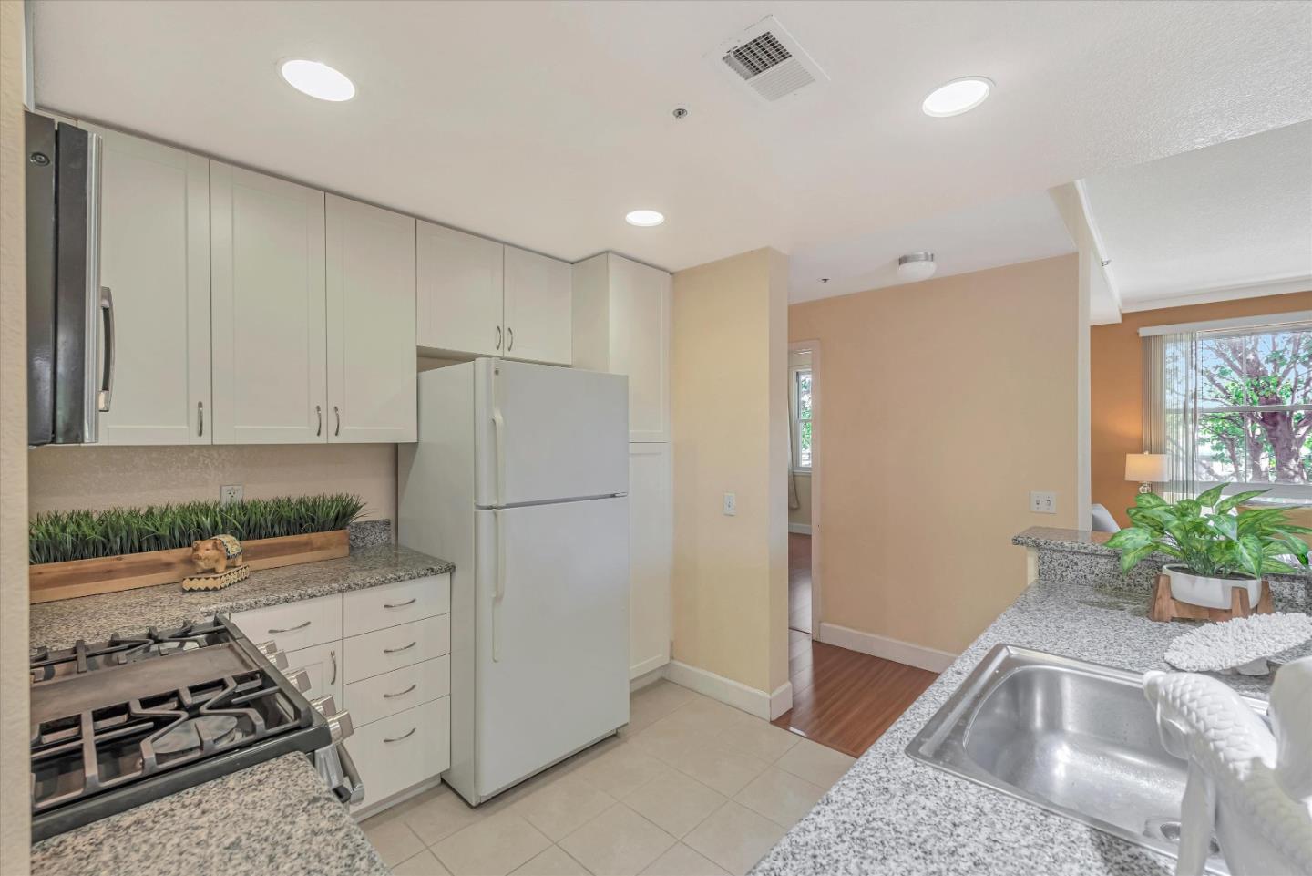 Detail Gallery Image 10 of 74 For 20488 Stevens Creek Blvd #1119,  Cupertino,  CA 95014 - 2 Beds | 2 Baths