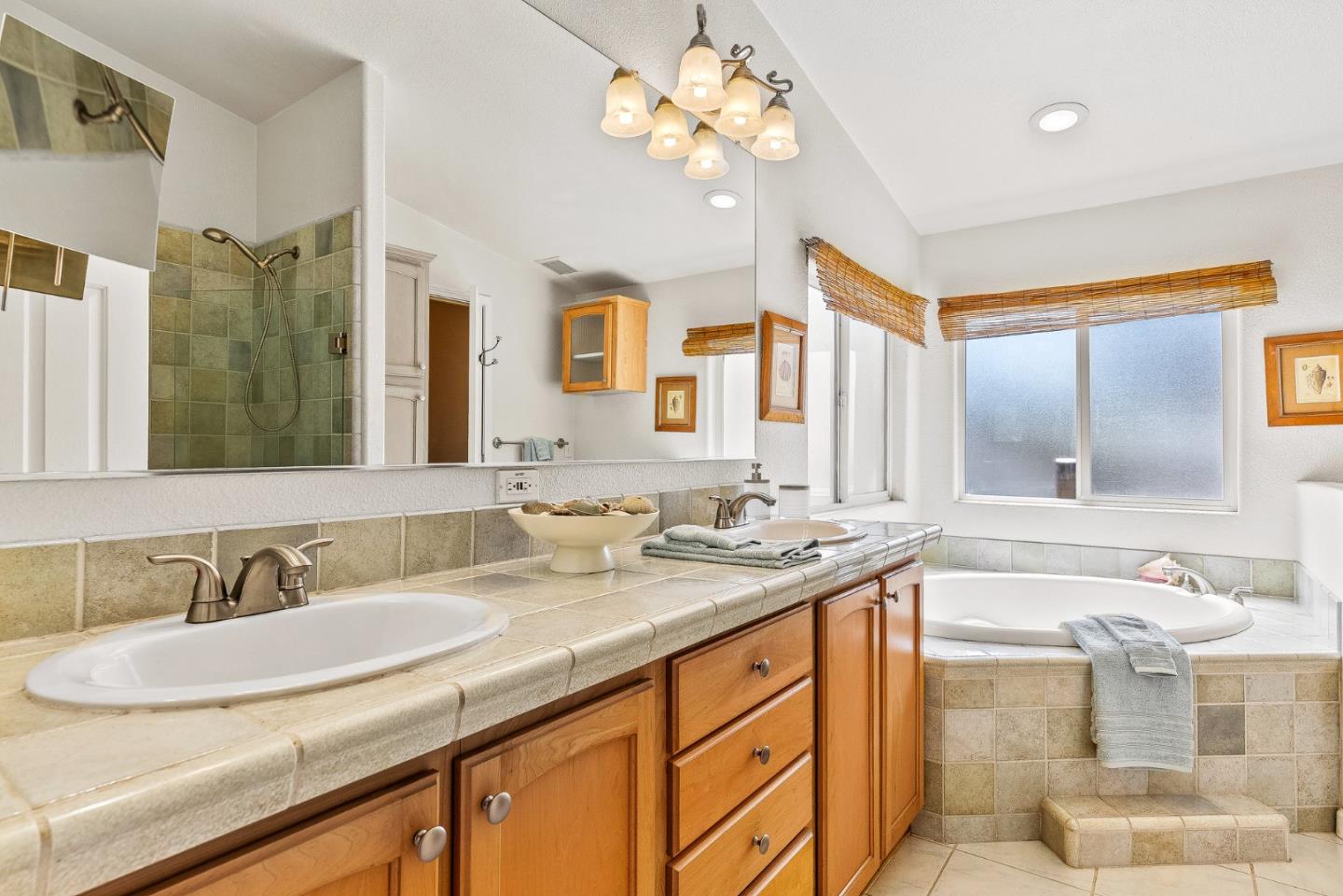 Detail Gallery Image 16 of 27 For 2155 Wharf Rd #9,  Capitola,  CA 95010 - 3 Beds | 2 Baths