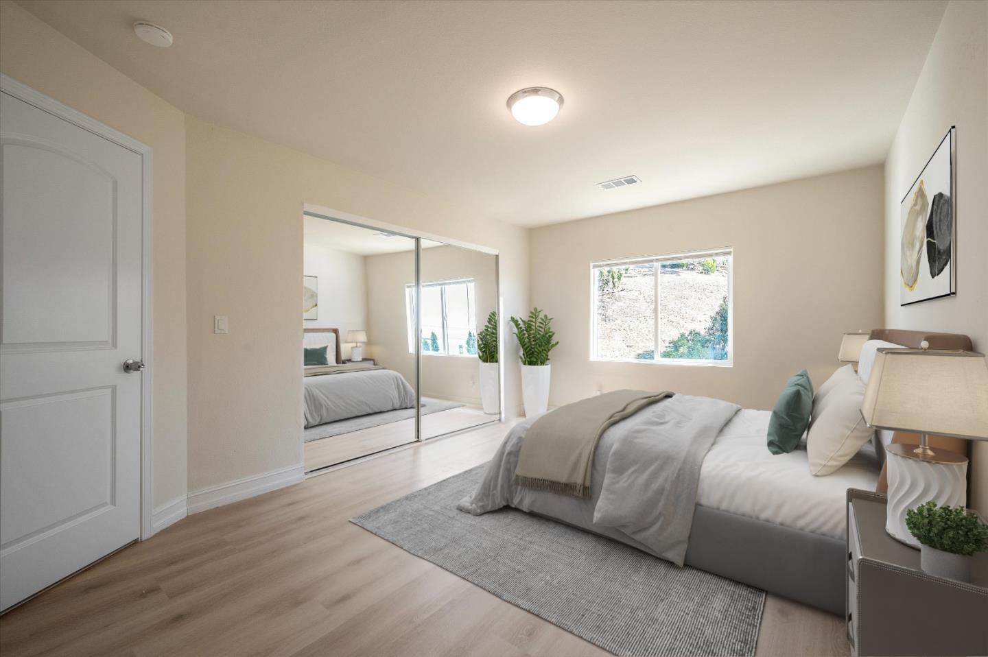 Detail Gallery Image 11 of 72 For 1032 Innes Ave, San Francisco,  CA 94124 - 4 Beds | 2 Baths