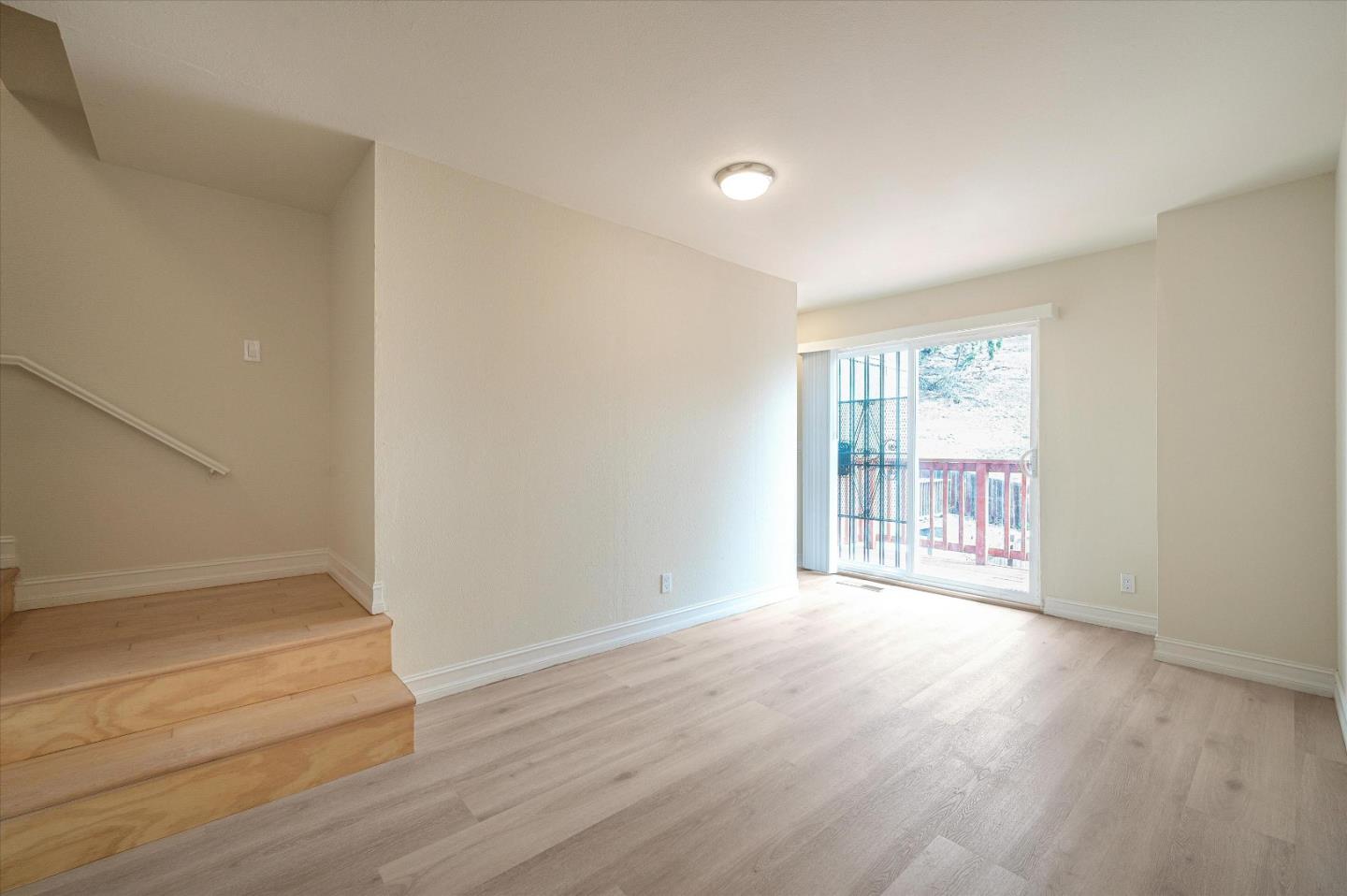 Detail Gallery Image 16 of 72 For 1032 Innes Ave, San Francisco,  CA 94124 - 4 Beds | 2 Baths