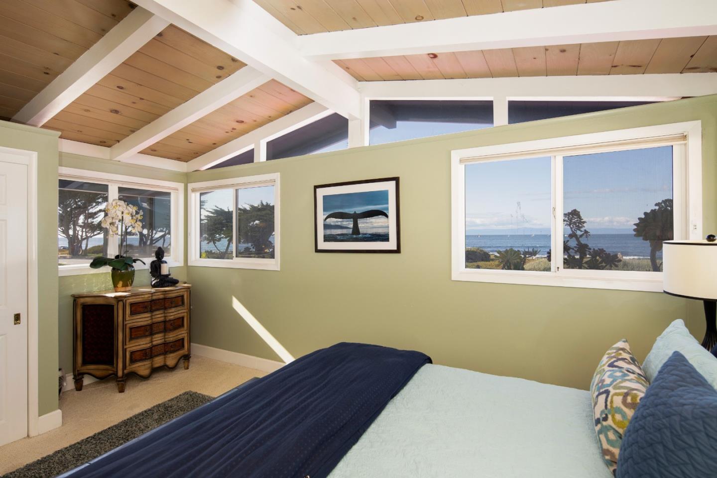 Detail Gallery Image 10 of 23 For 1267 Ocean View Blvd, Pacific Grove,  CA 93950 - 3 Beds | 1/1 Baths