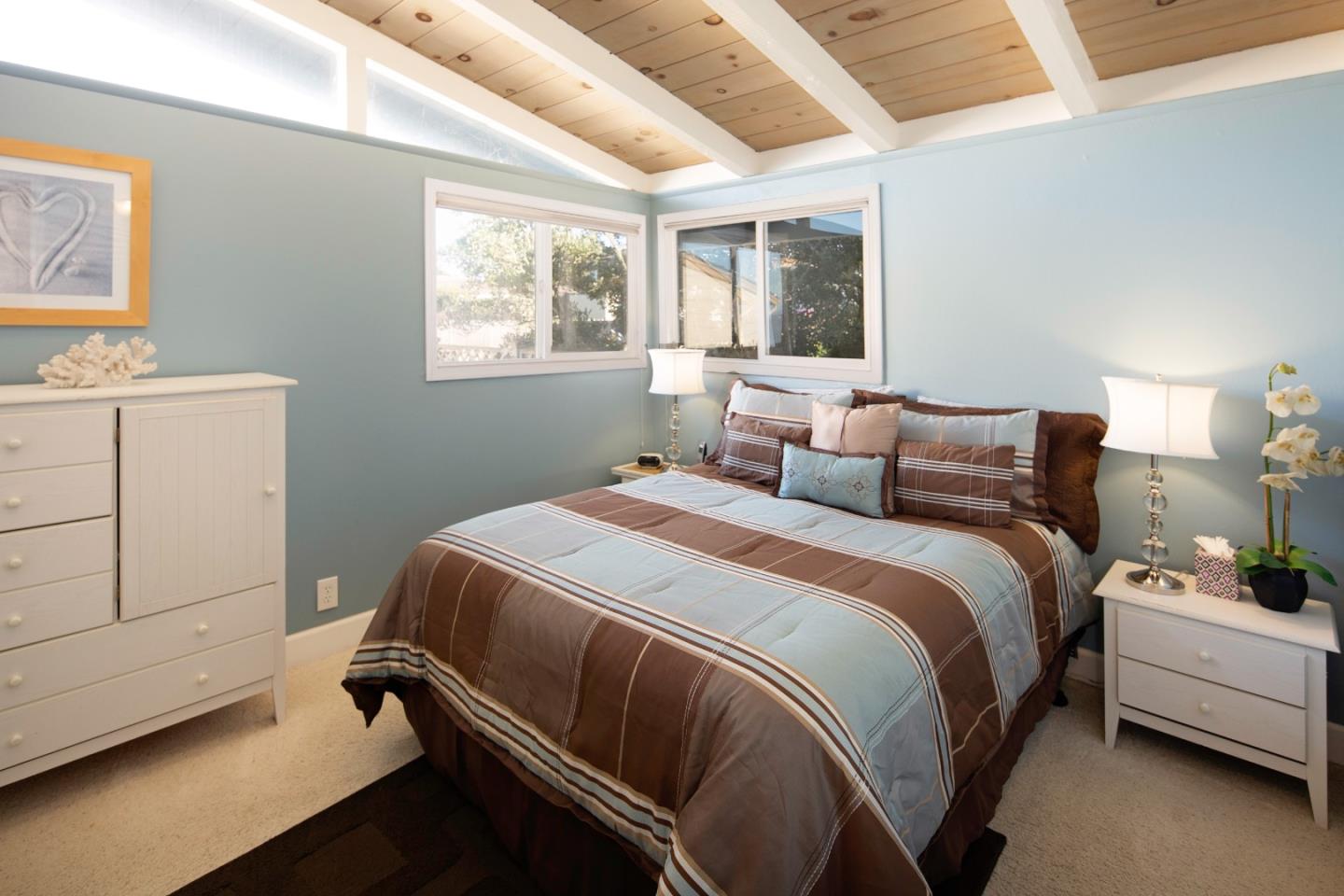 Detail Gallery Image 14 of 23 For 1267 Ocean View Blvd, Pacific Grove,  CA 93950 - 3 Beds | 1/1 Baths