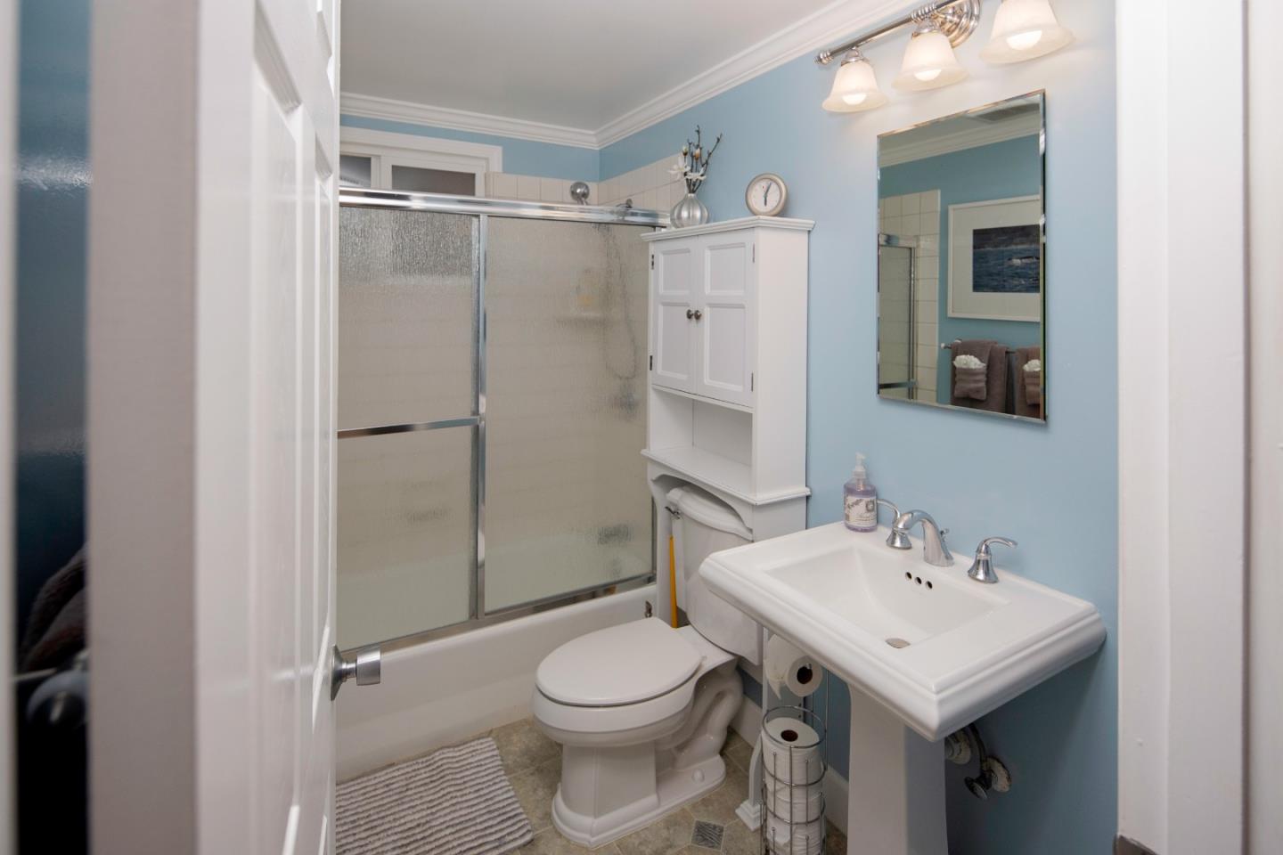 Detail Gallery Image 17 of 23 For 1267 Ocean View Blvd, Pacific Grove,  CA 93950 - 3 Beds | 1/1 Baths