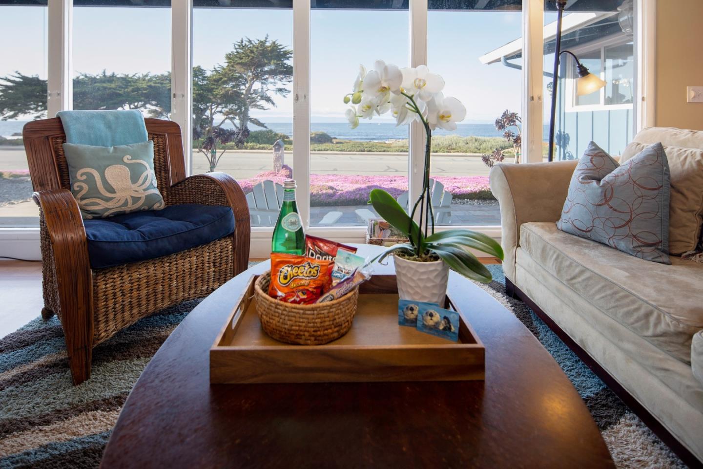Detail Gallery Image 2 of 23 For 1267 Ocean View Blvd, Pacific Grove,  CA 93950 - 3 Beds | 1/1 Baths