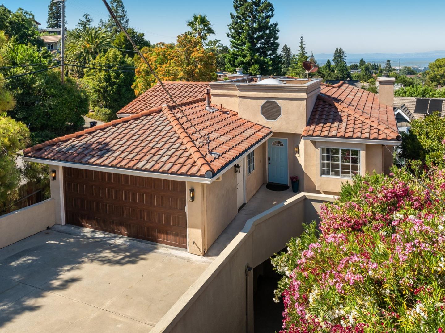 Detail Gallery Image 1 of 1 For 503 Edgecliff Way, Redwood City,  CA 94062 - 4 Beds | 2/1 Baths