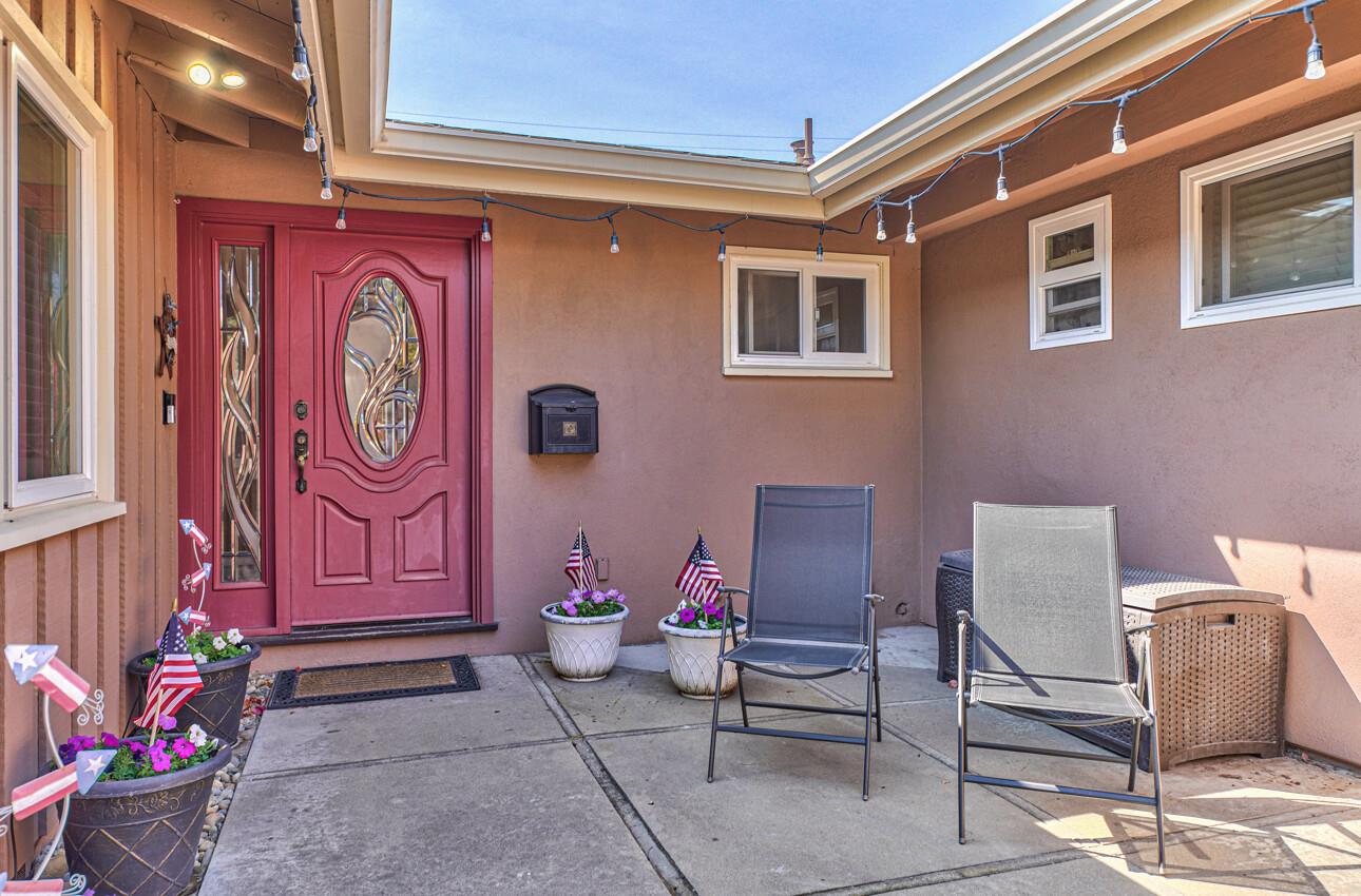 Detail Gallery Image 3 of 32 For 23 Santa Ana Dr, Salinas,  CA 93901 - 4 Beds | 2 Baths