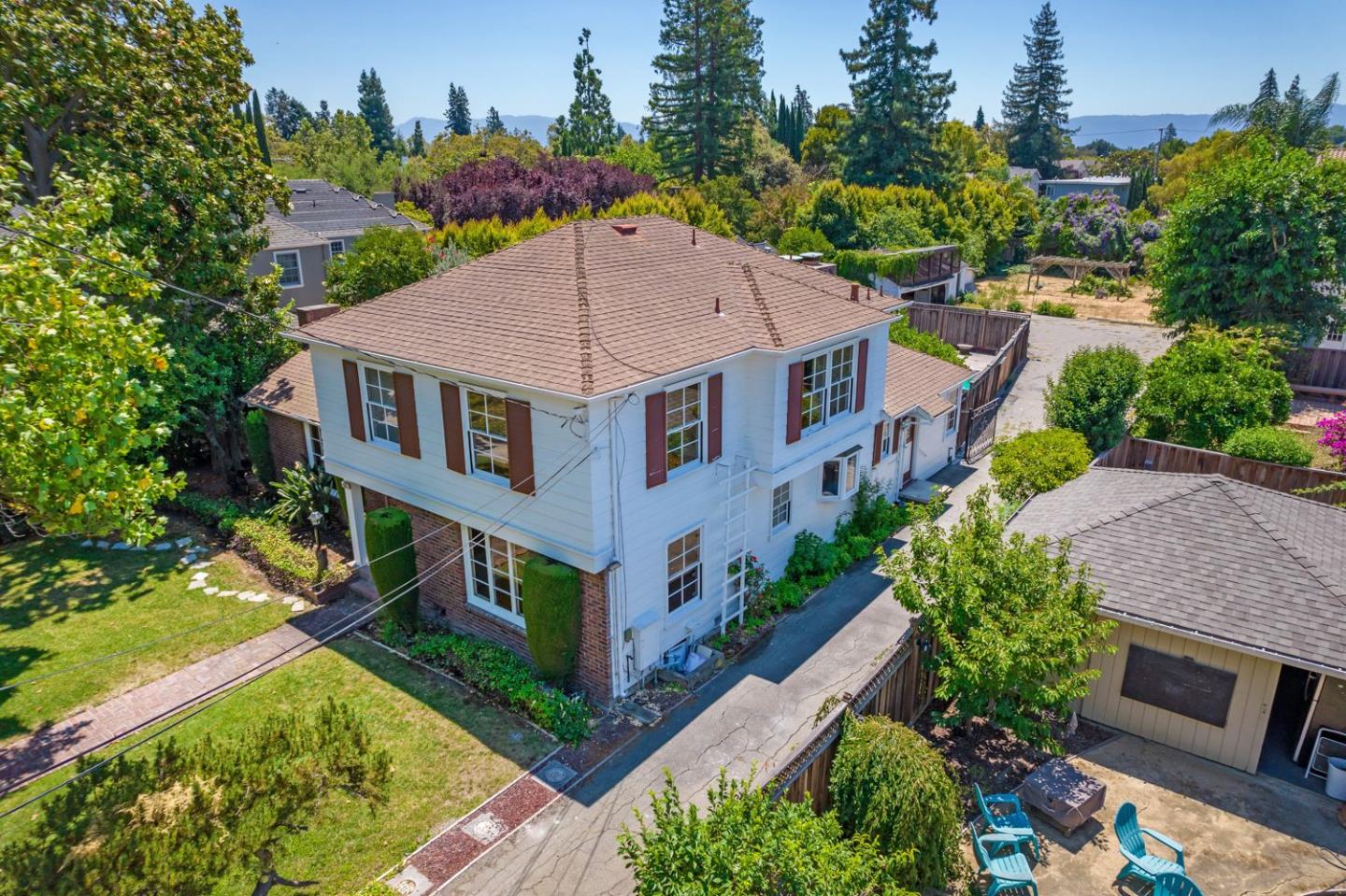 Detail Gallery Image 3 of 10 For 885 Chapman St, San Jose,  CA 95126 - 4 Beds | 3/1 Baths