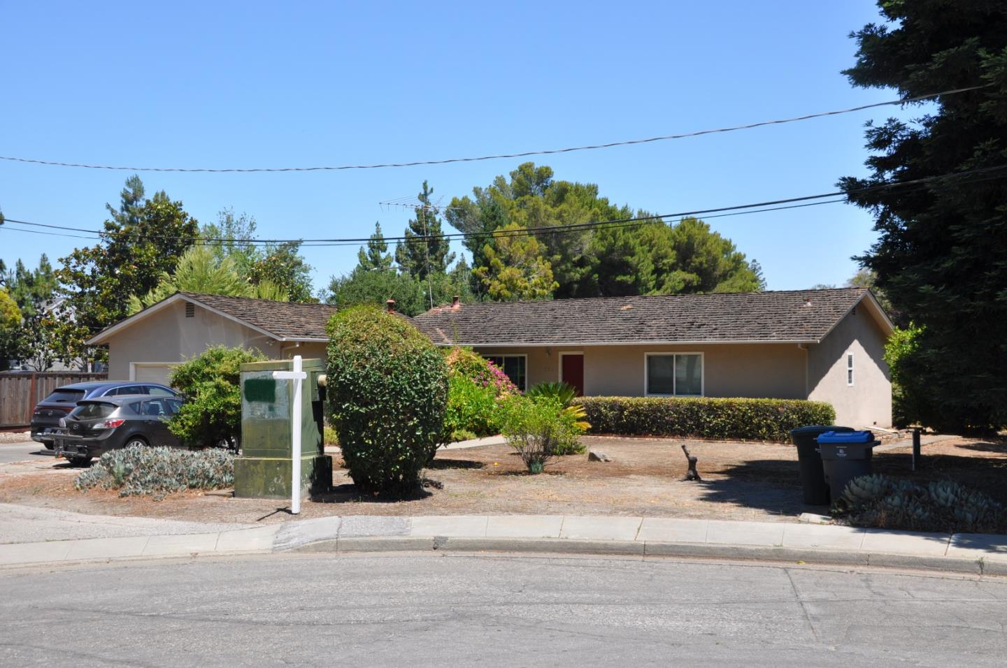 Detail Gallery Image 1 of 6 For 972 Jackson St, Mountain View,  CA 94043 - 3 Beds | 2 Baths