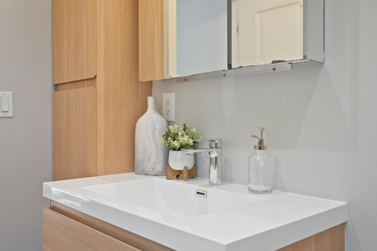 Detail Gallery Image 15 of 29 For 388 Everett Ave, Palo Alto,  CA 94301 - 2 Beds | 2 Baths